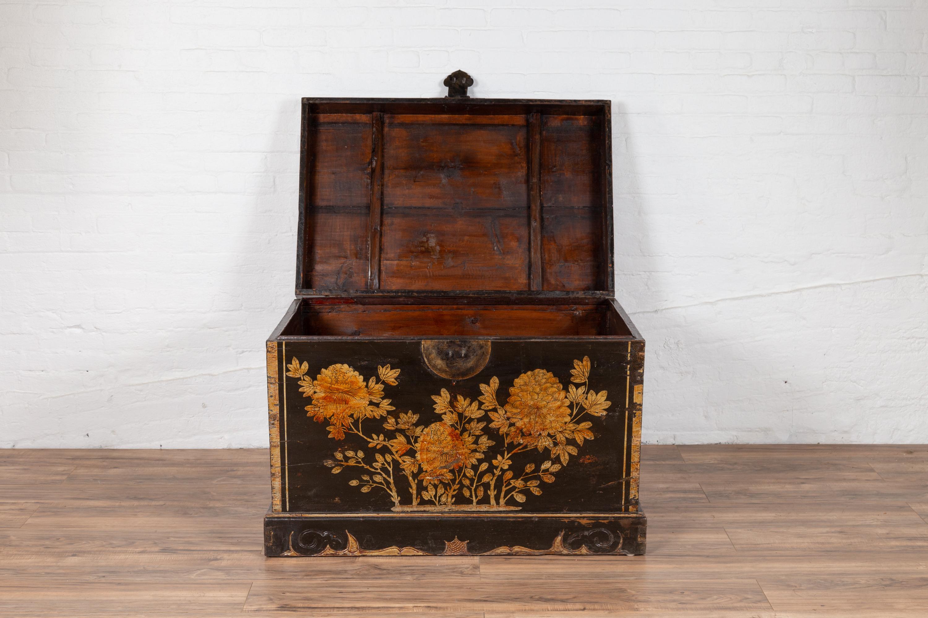 Antique Chinese Black Lacquered Trunk with Golden Floral Décor and Handles 3