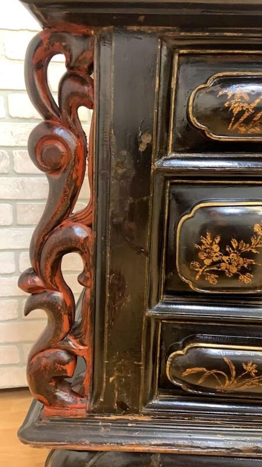 20th Century Antique Chinese Black & Red Lacquered Chinoiserie Altar Storage Chest For Sale