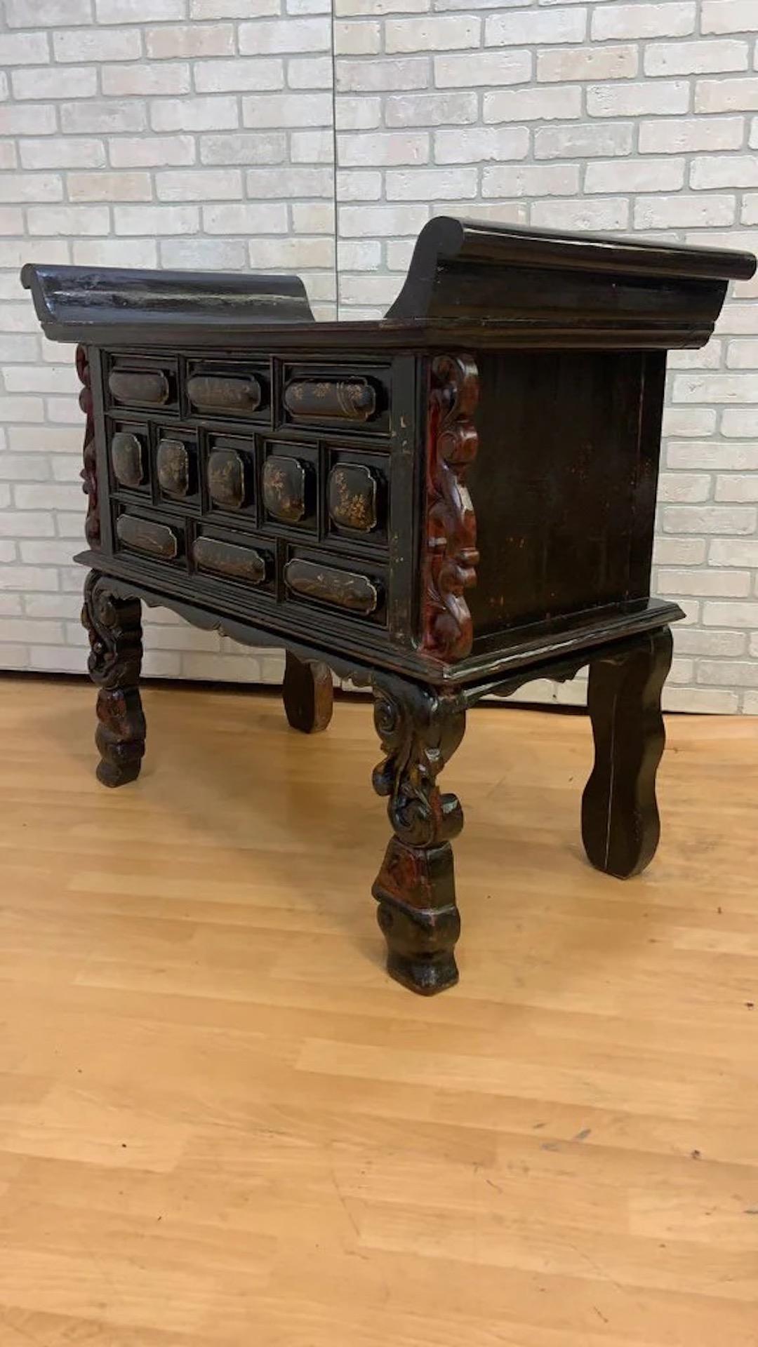 Antique Chinese Black & Red Lacquered Chinoiserie Altar Storage Chest For Sale 1