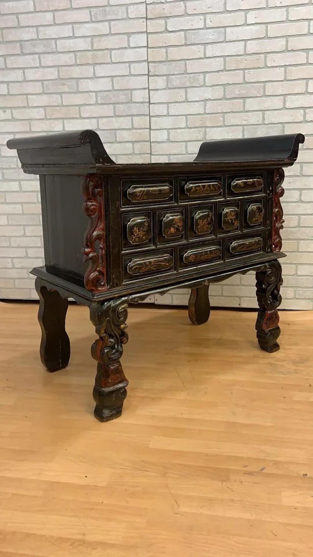 Antique Chinese Black & Red Lacquered Chinoiserie Altar Storage Chest For Sale 2