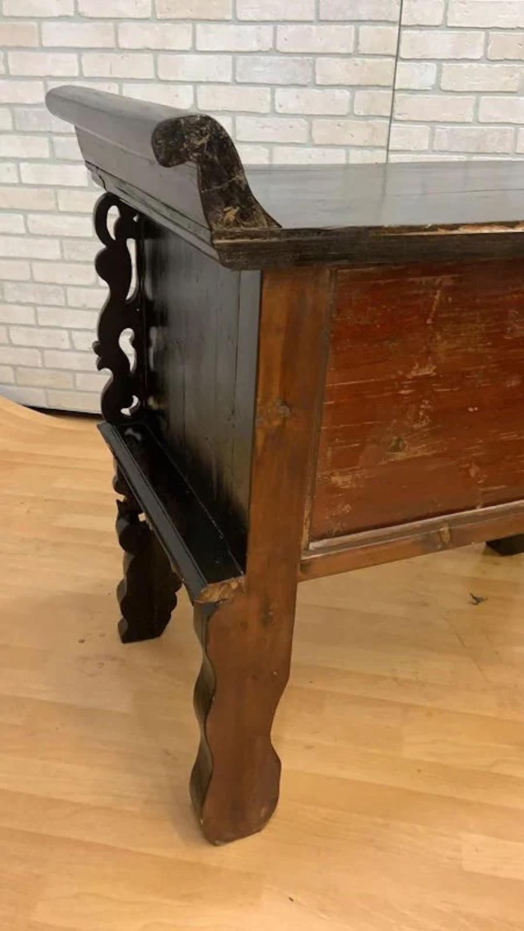 Antique Chinese Black & Red Lacquered Chinoiserie Altar Storage Chest For Sale 3