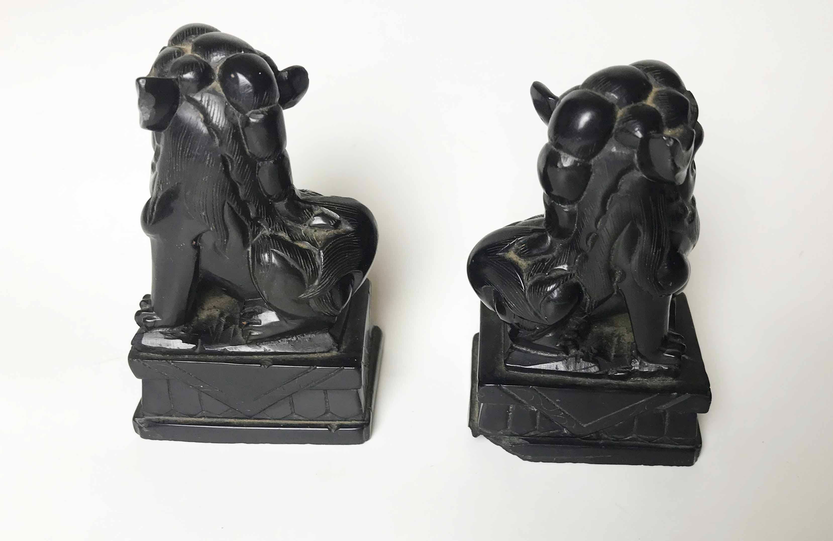 Carved Antique Chinese Black stone foo dogs Lions 中国古董