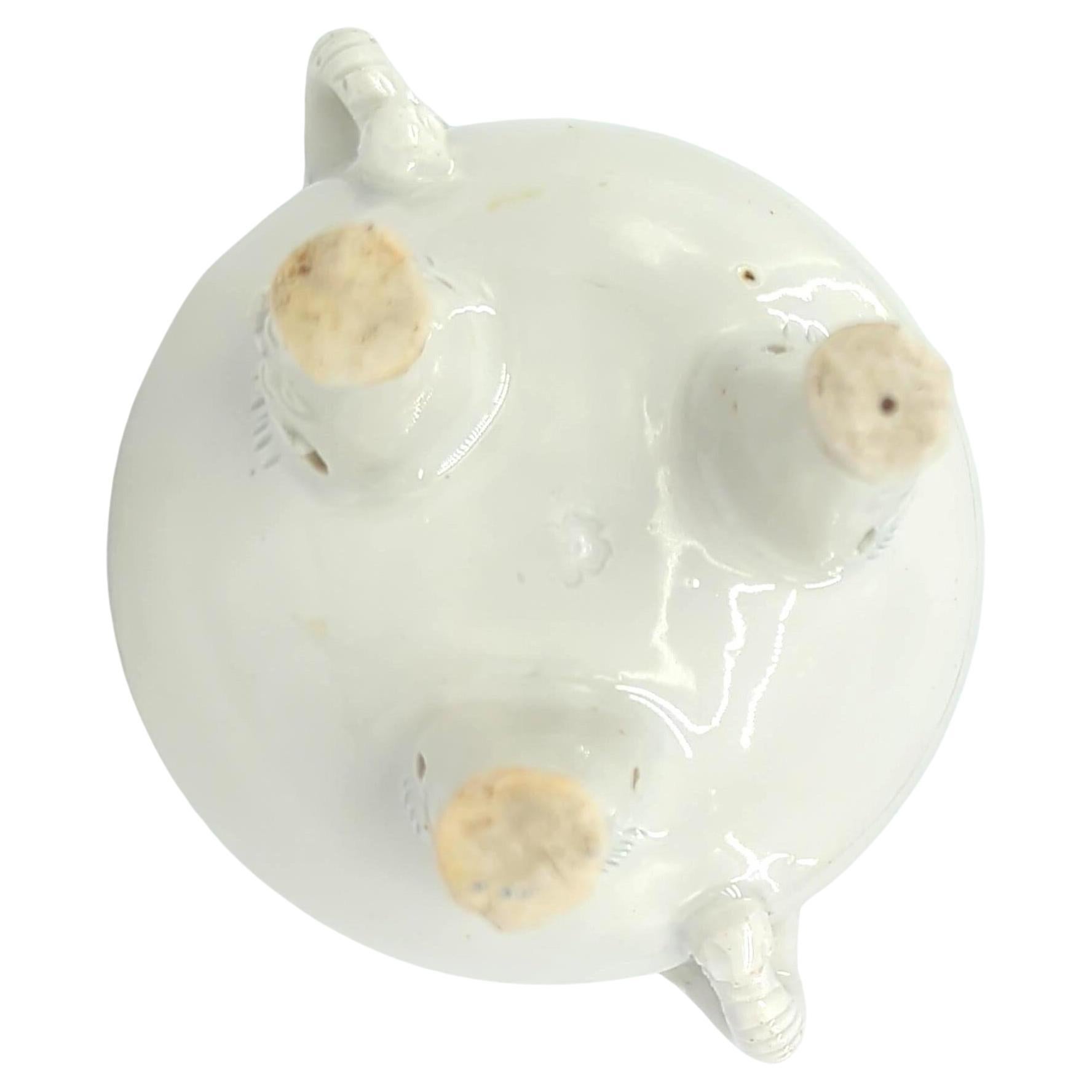 Antiguo Incensario Trípode de Porcelana China Blanc de Chine Pies de Garra de Monstruo Kangxi siglo XVIII en venta