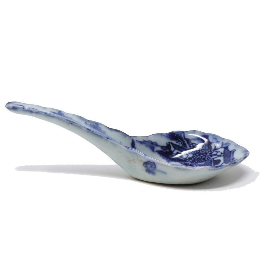 Qing Antique Chinese Blue and White Porcelain Spoon For Sale
