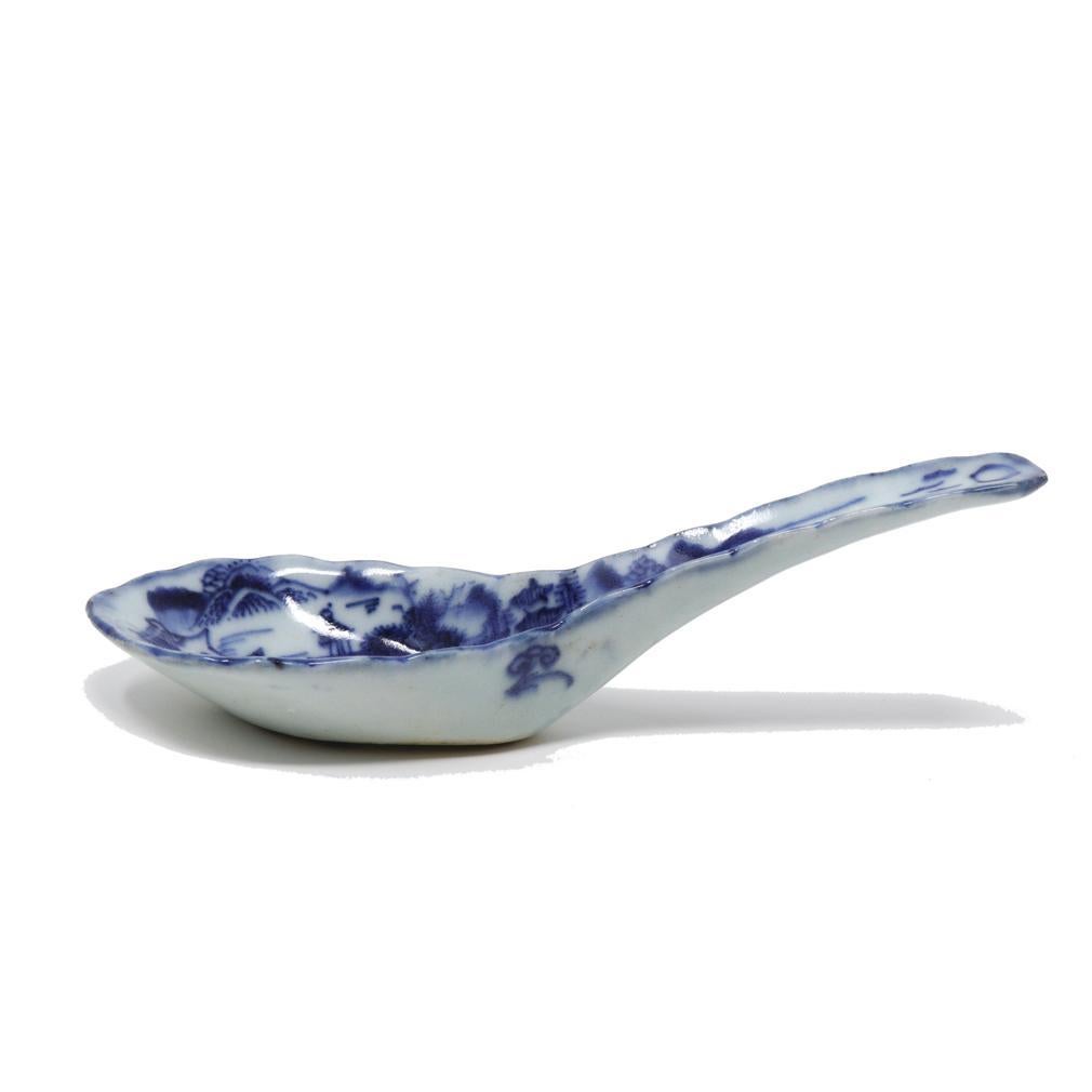 Antique Chinese Blue and White Porcelain Spoon In Good Condition For Sale In Point Richmond, CA