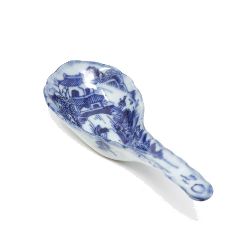 Antique Chinese Blue and White Porcelain Spoon For Sale 3