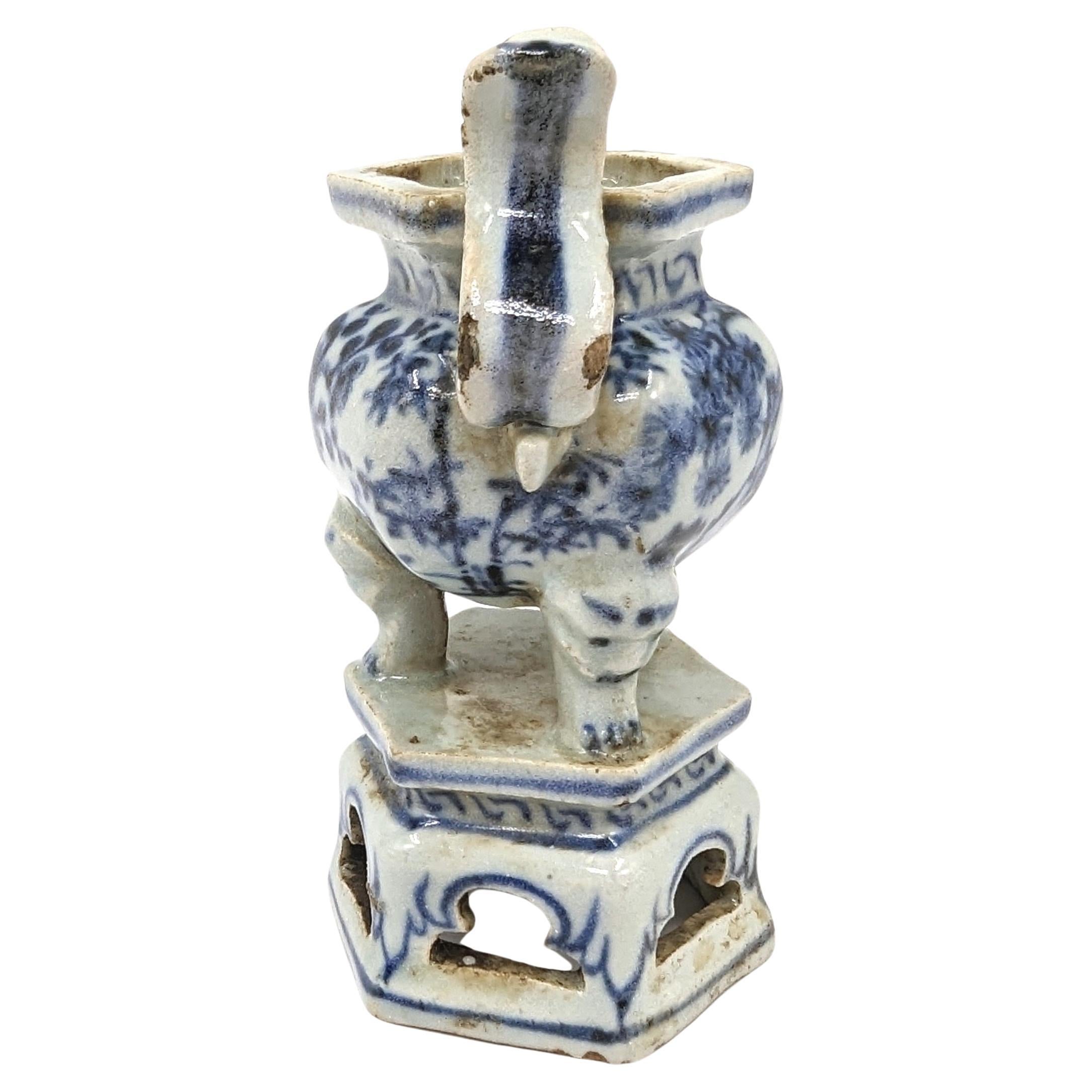 Antique Chinese Blue and White Porcelain Tripod Censer Monster Paw Feet 17c Ming For Sale 2