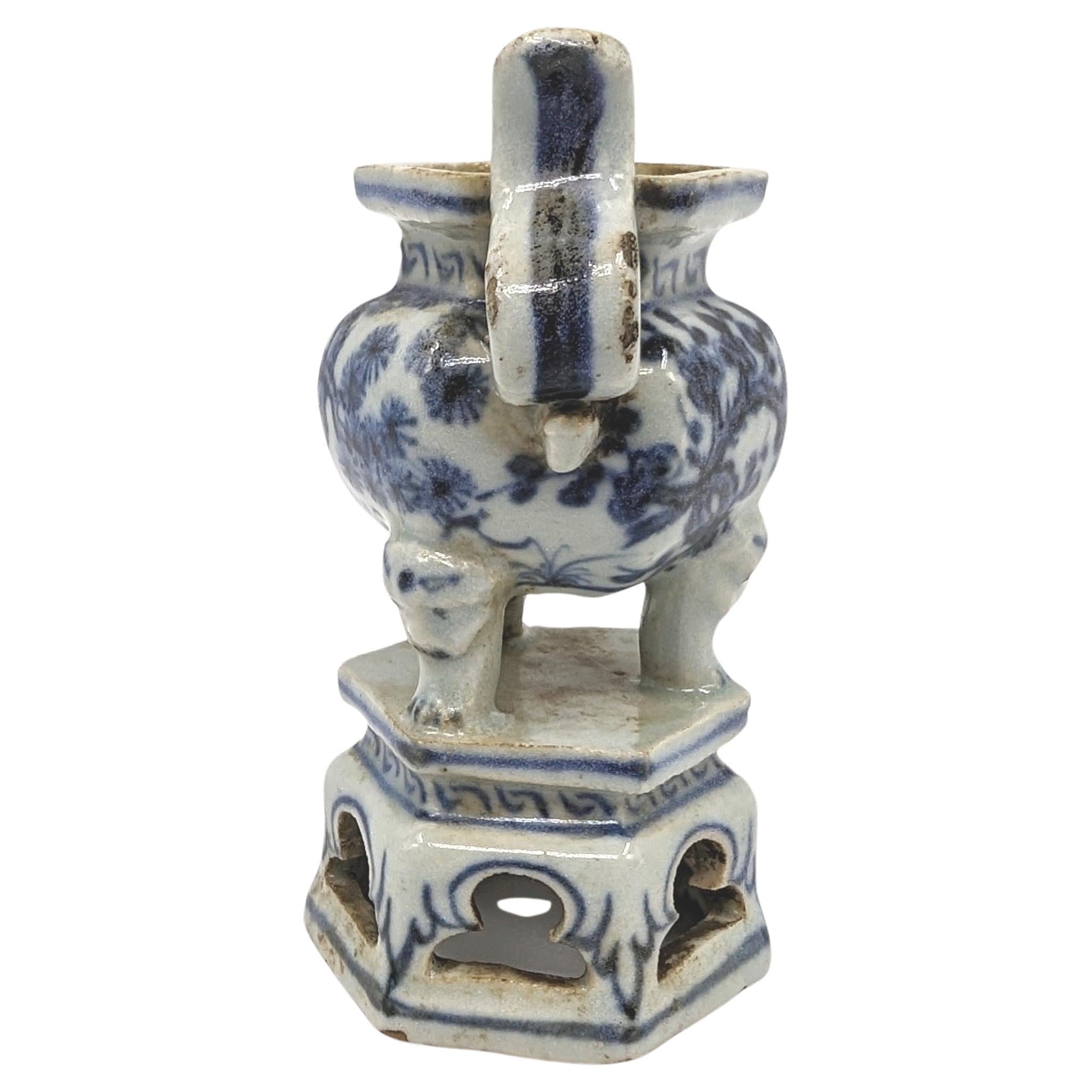 Antique Chinese Blue and White Porcelain Tripod Censer Monster Paw Feet 17c Ming For Sale 3
