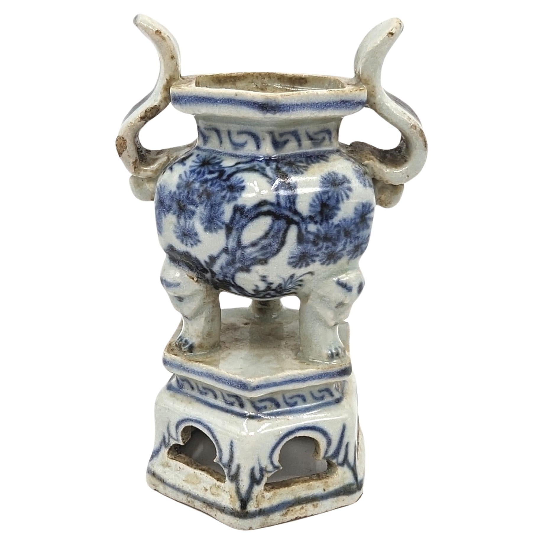 Antique Chinese Blue and White Porcelain Tripod Censer Monster Paw Feet 17c Ming For Sale