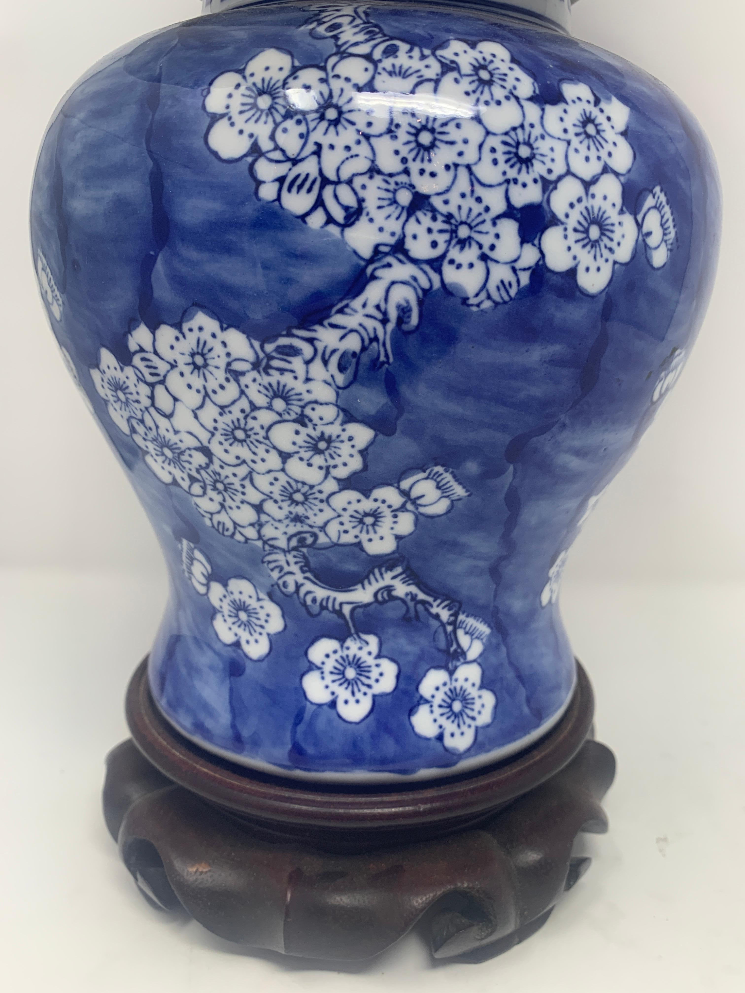 Early 20th Century Antique Chinese Blue and White Porcelain Urn Made into a Lamp, circa 1910