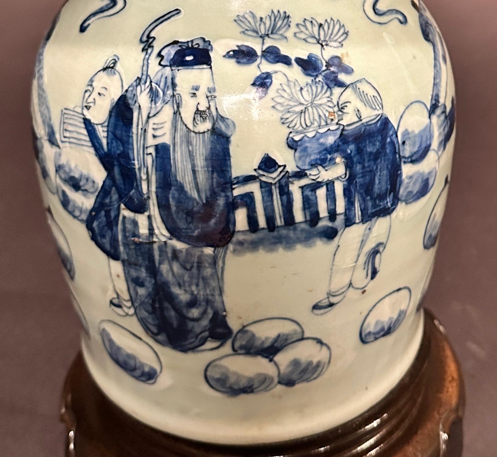 Chinois Vase chinois ancien en porcelaine bleue et blanche comme lampe en vente