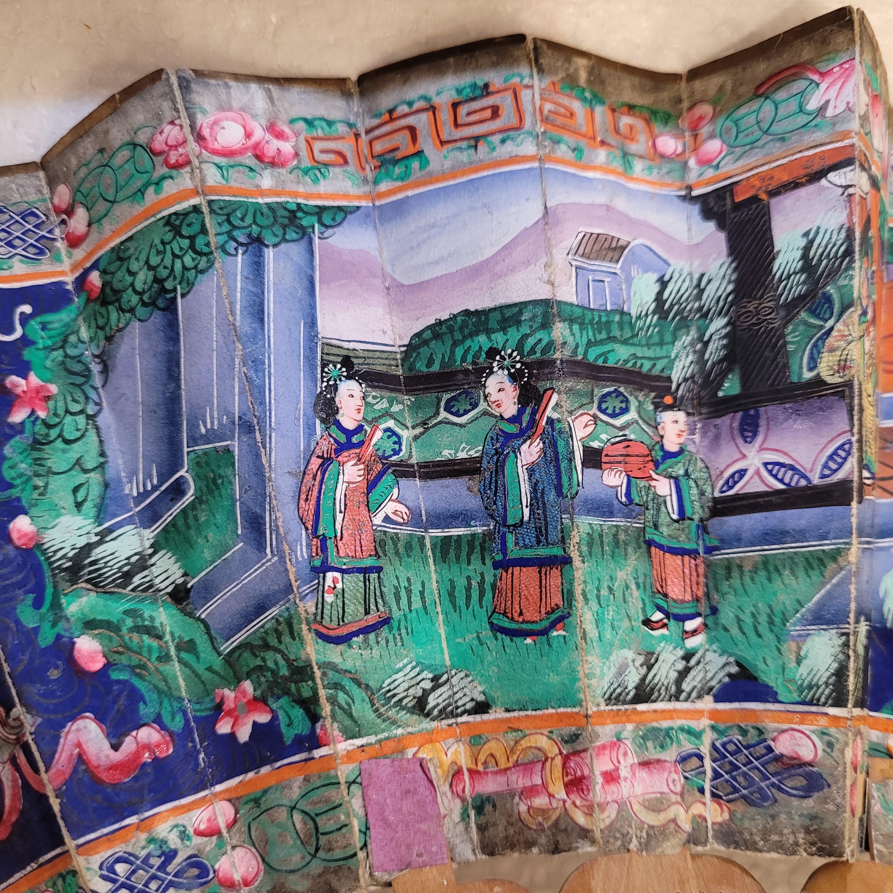 Antiguo abanico chino verde azulado llamado de las Mil Caras en venta 12