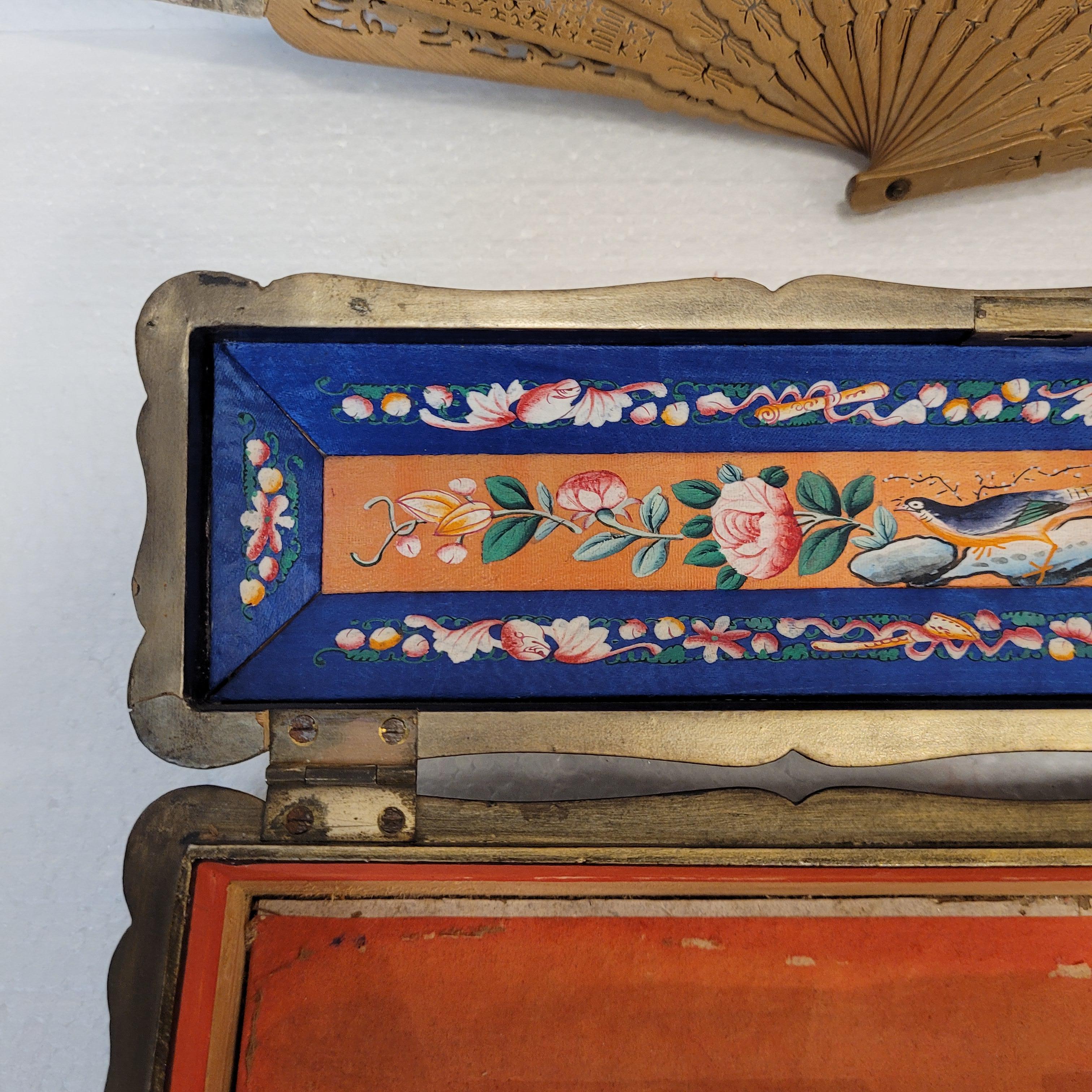 Antiguo abanico chino verde azulado llamado de las Mil Caras en venta 1