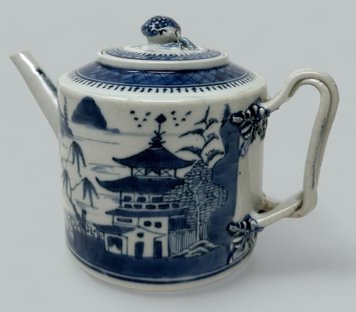 Georgian Antique Chinese Export Qing Dynasty Blue & White Teapot Important Provenance 18C