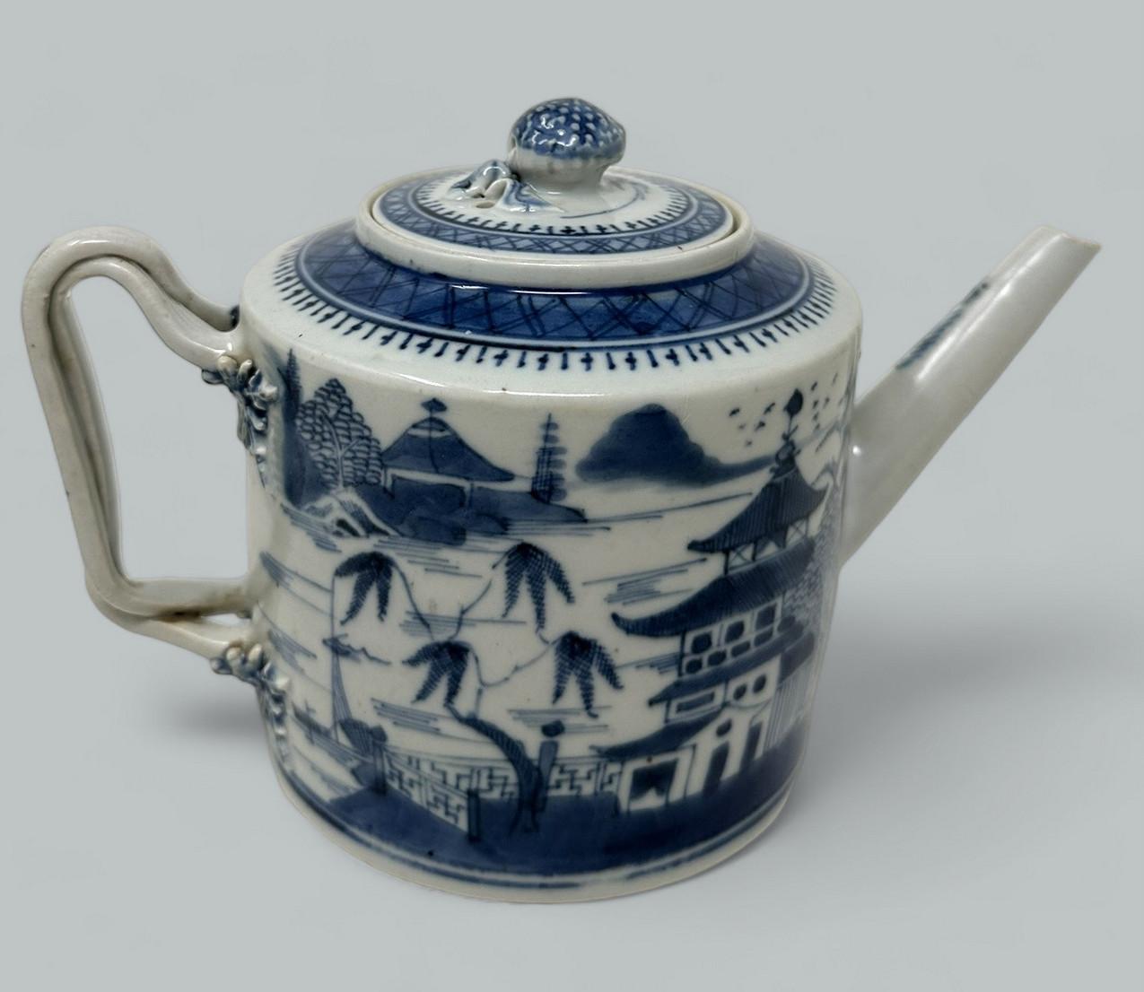 Ceramic Antique Chinese Export Qing Dynasty Blue & White Teapot Important Provenance 18C