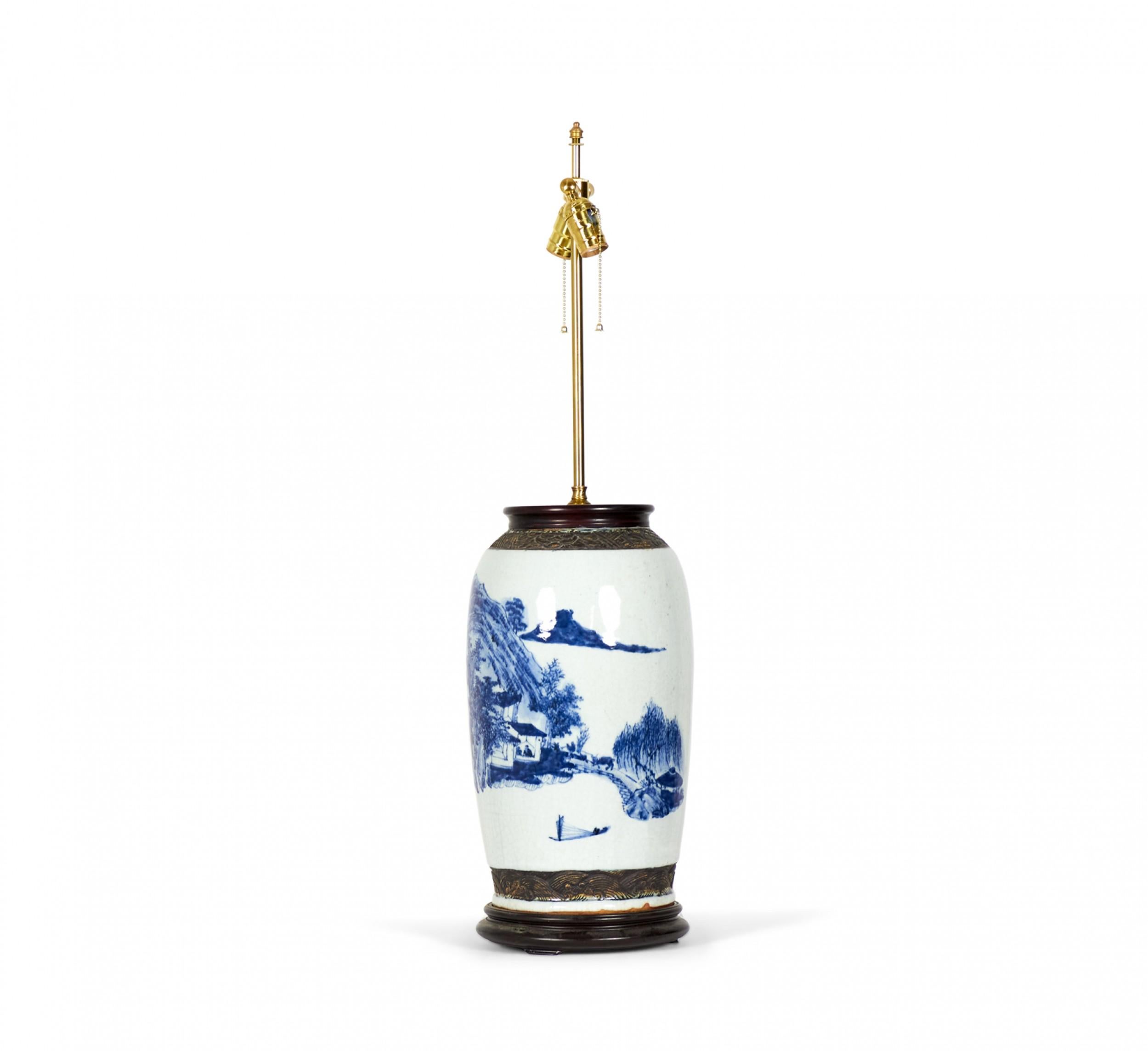 Antiguo jarrón chino de porcelana azul y blanca con diseño de gallo y flores Lámpara de mesa siglo XIX en venta