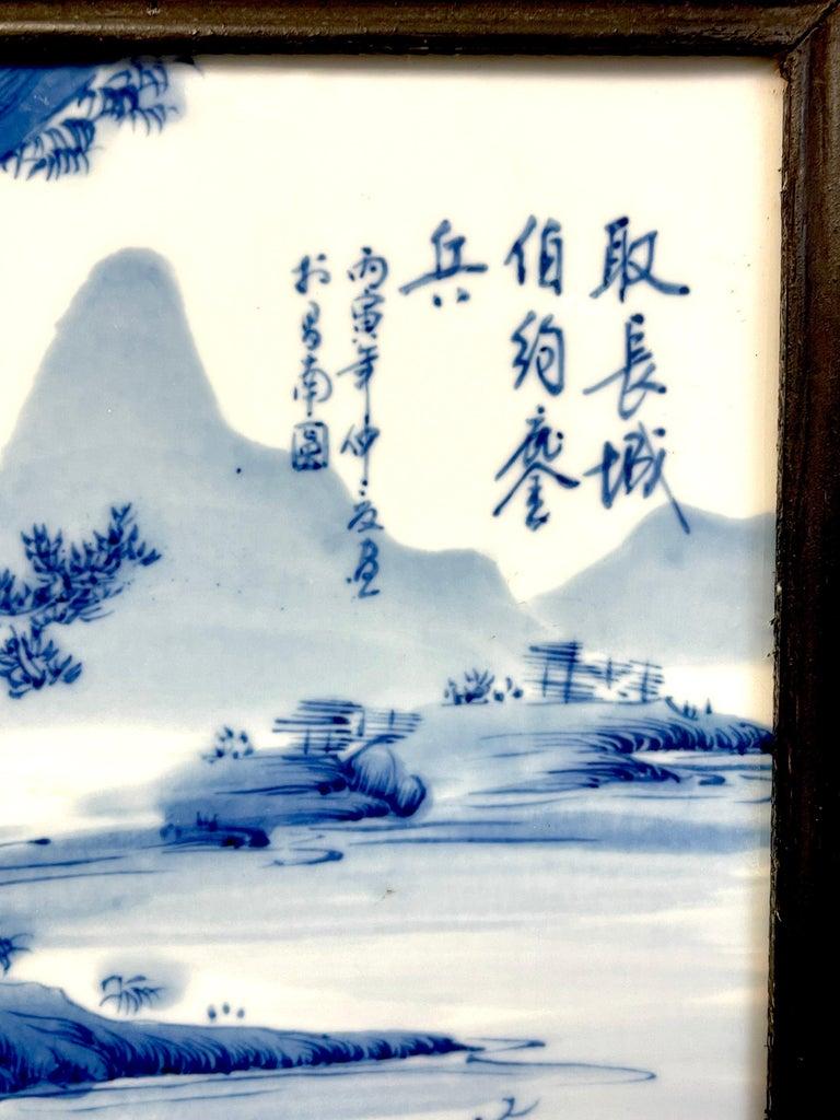 Chinese Export Antique Chinese Blue & White Warrior Scene Giltwood & Lacquer Table Screen For Sale