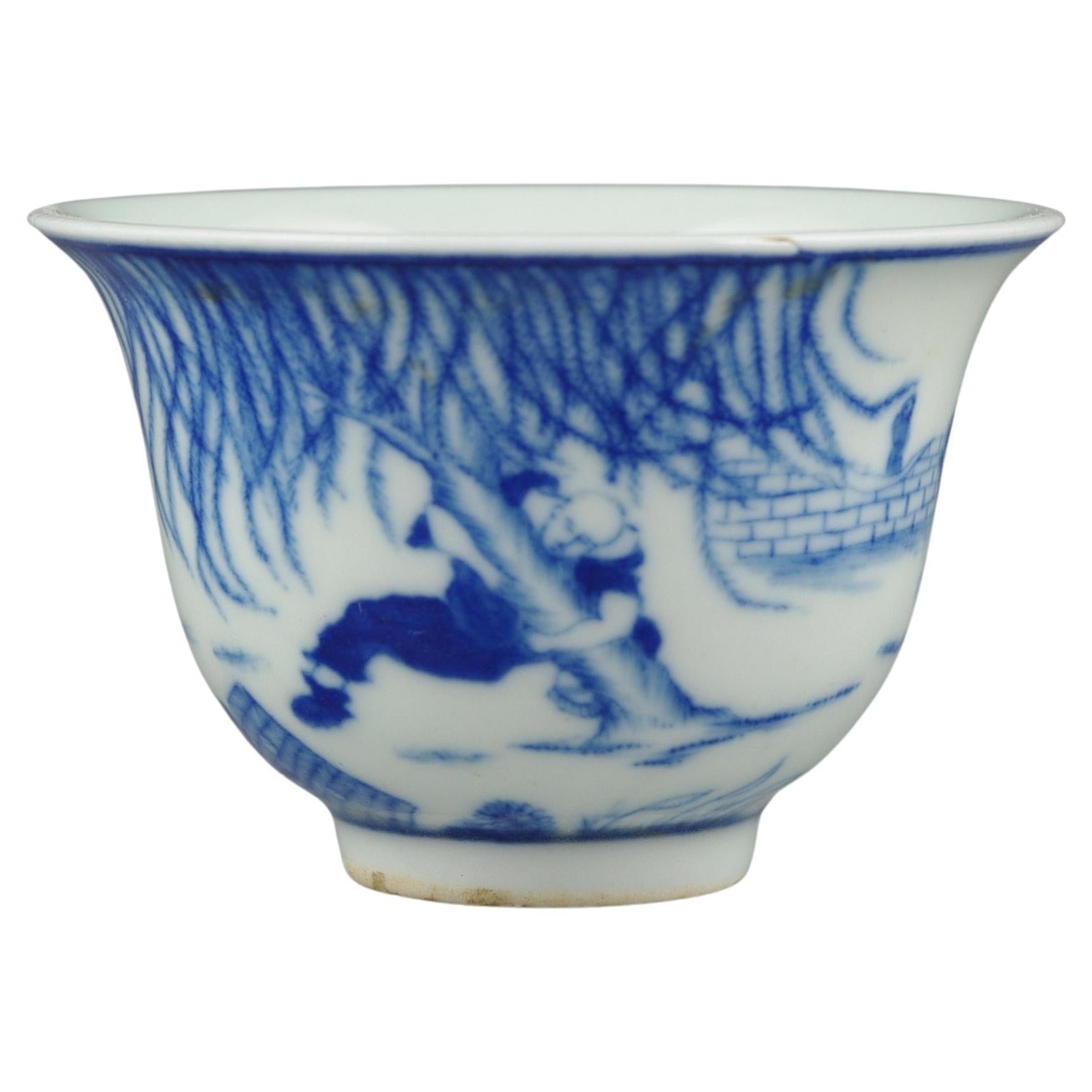 Antike chinesische blau-weiße BW-Weinbecherschale Qing Daoguang-Marke, 19. Jahrhundert (Chinesisch) im Angebot