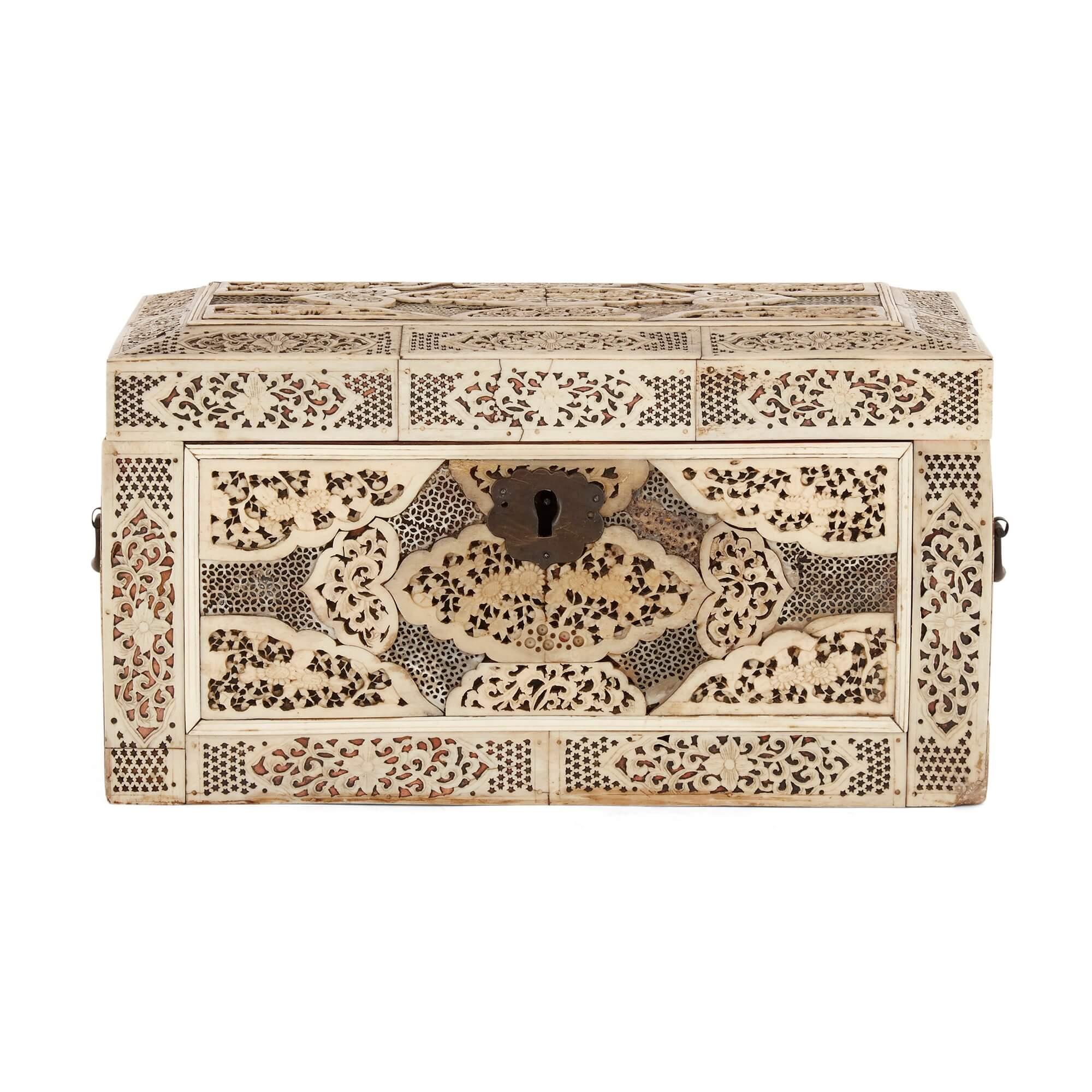 Antique Chinese bone and copper mounted box.
Chinese, 19th century.
Measures: height 13 cm, width 26 cm, depth 14.5 cm.

This fine Chinese box is crafted from wood and contains two internal partitions. The exterior of the box is mounted all over