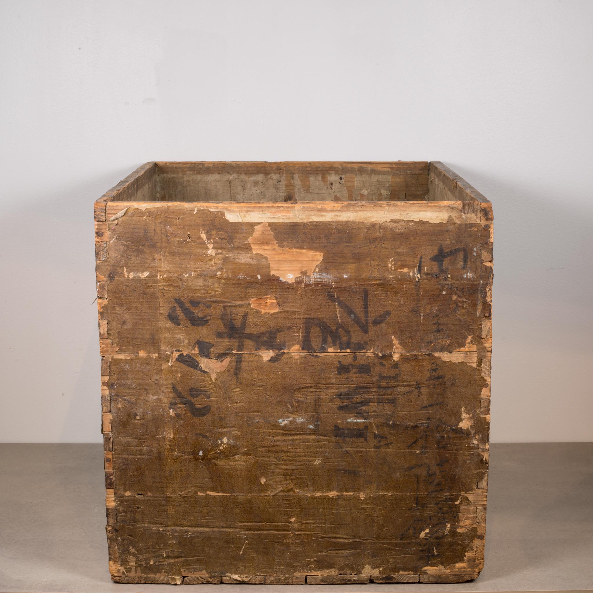 19th Century Antique Chinese Cracker and Sweets Packing Box, circa 1880