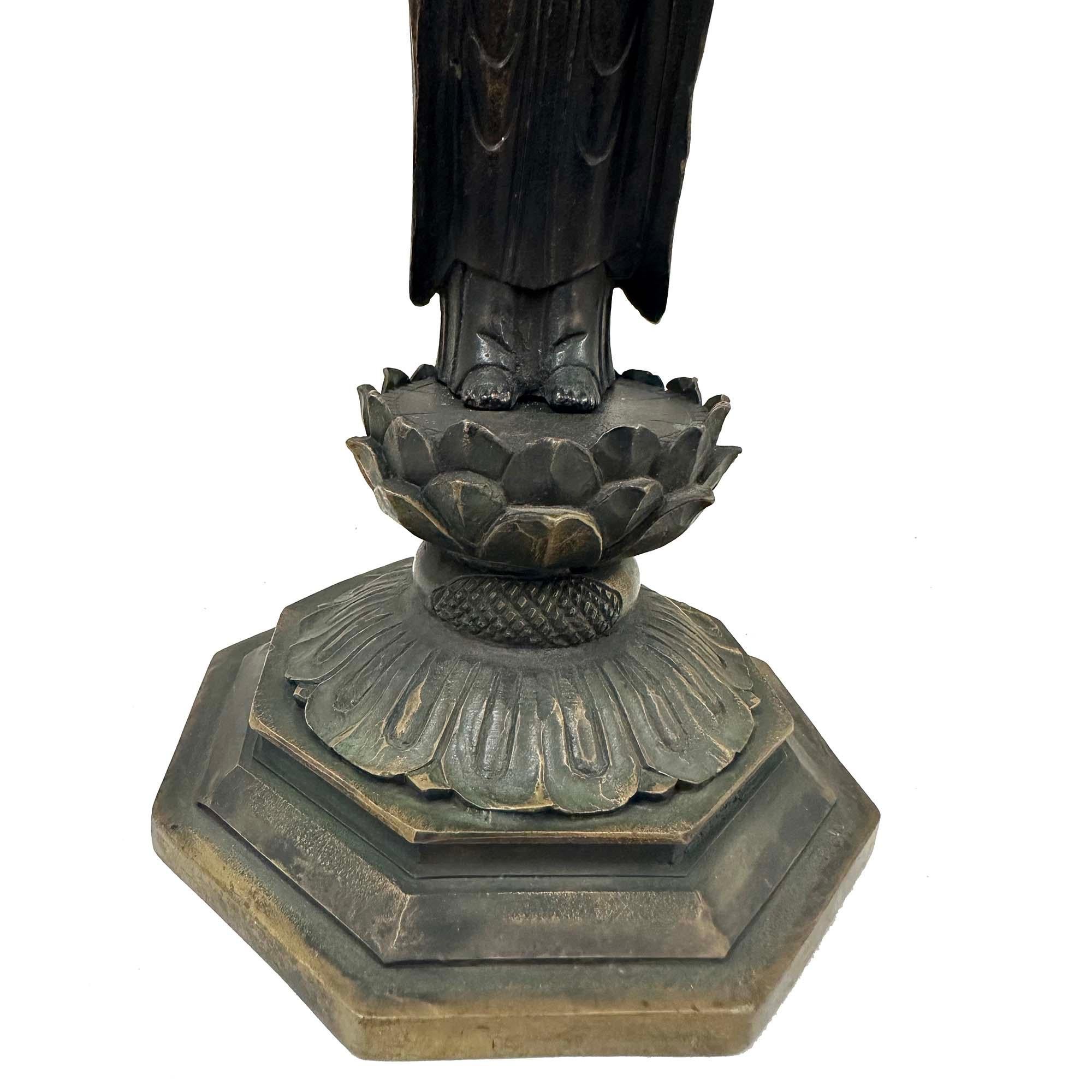 Antike chinesische Bronze Buddha Amitabha (Amida Nyorai) Statue (Chinesischer Export) im Angebot