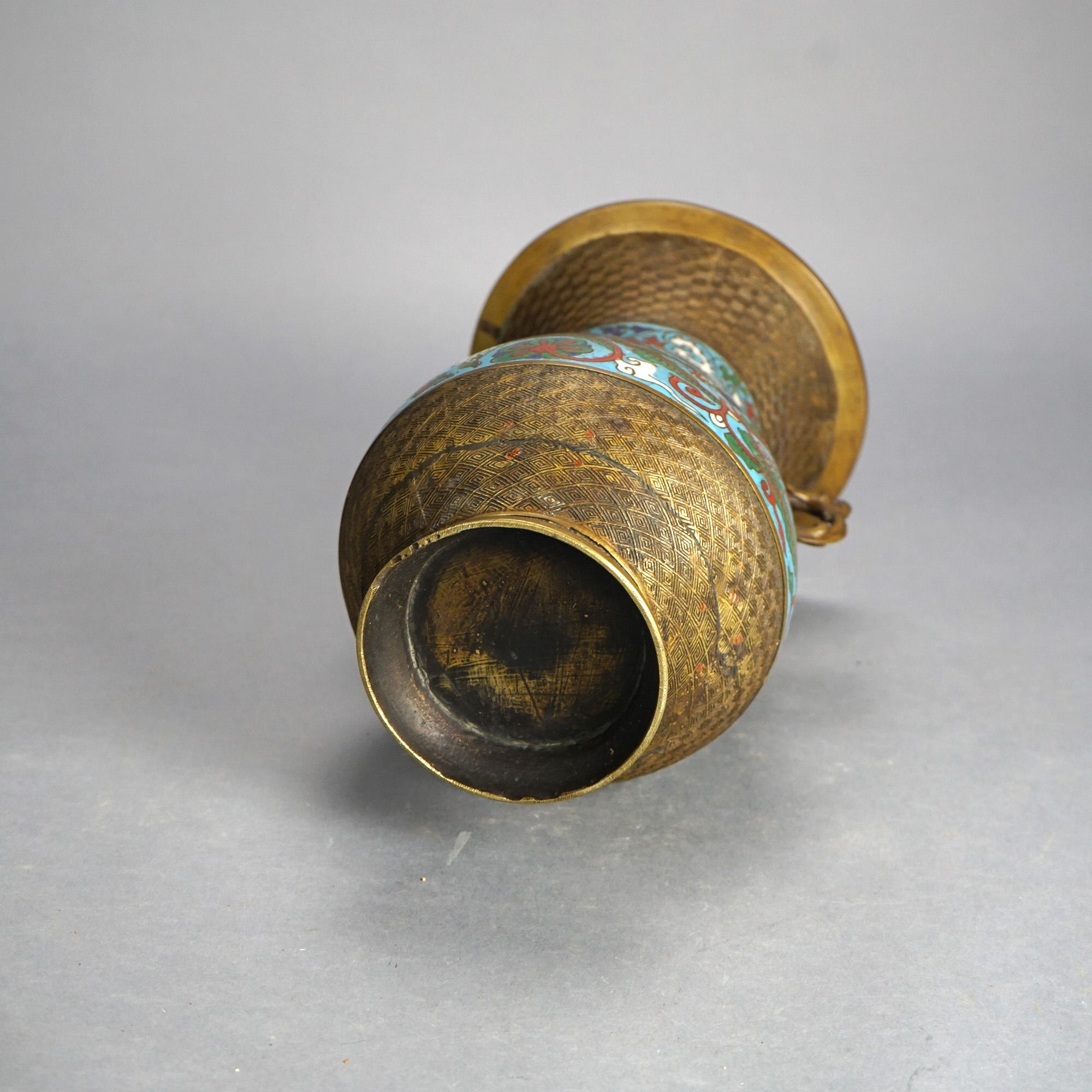 Antike chinesische Cloisonné-Vase mit doppeltem Henkel aus Bronze, emailliert, um 1910 im Angebot 2