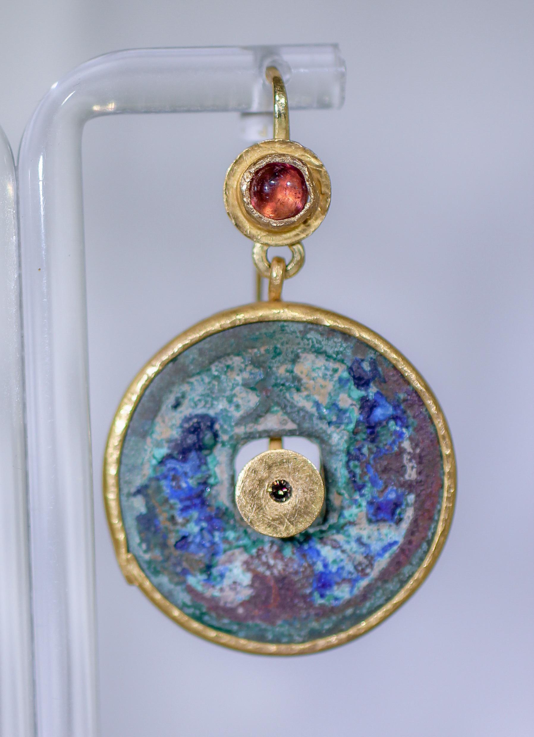 Pendants d'oreilles chinois anciens en bronze, tourmaline, diamant et or 21-22 carats en vente 5