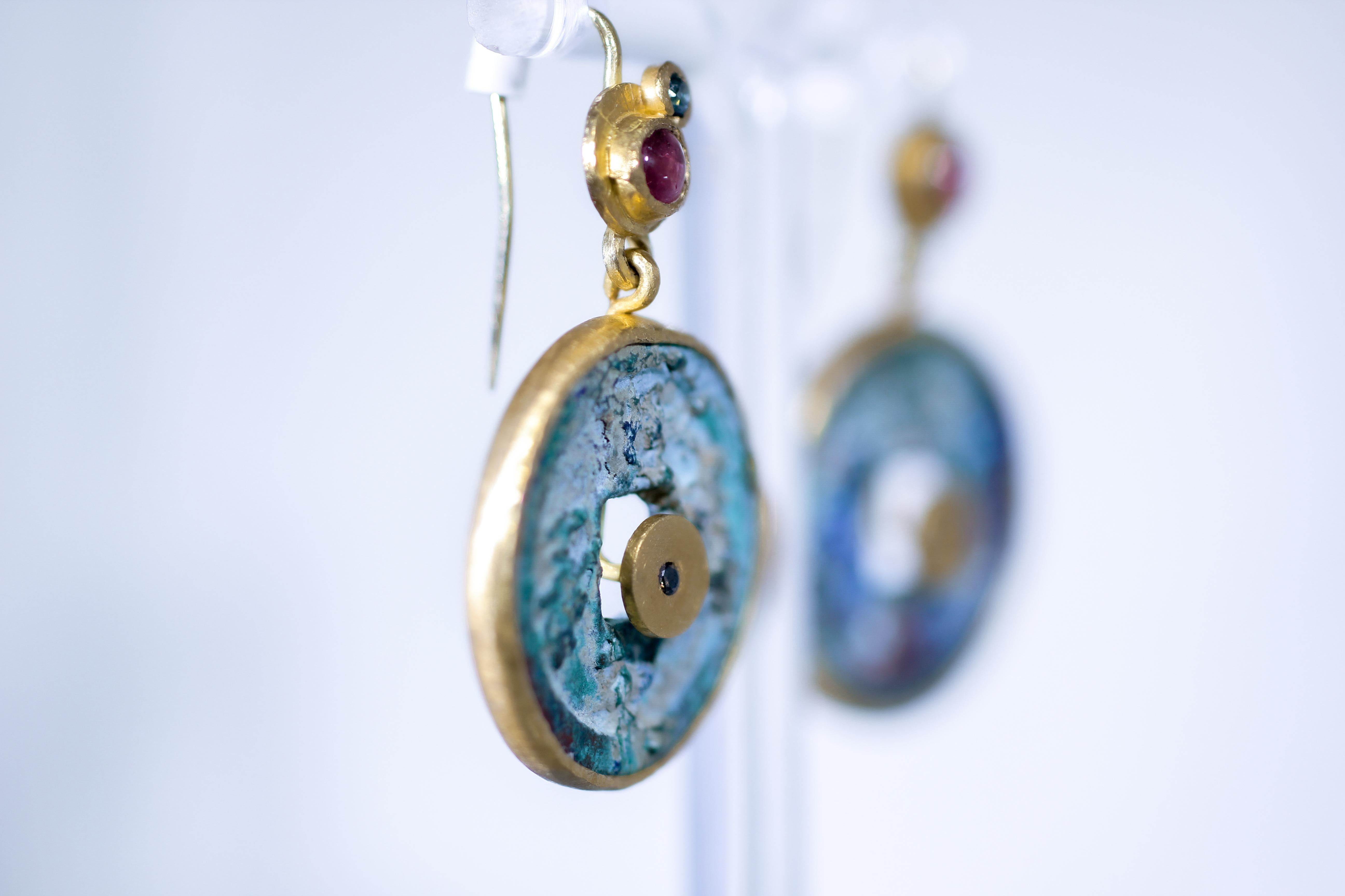 Pendants d'oreilles chinois anciens en bronze, tourmaline, diamant et or 21-22 carats Pour femmes en vente
