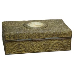 Boîte à bijoux chinoise ancienne en bronze et jade C1900