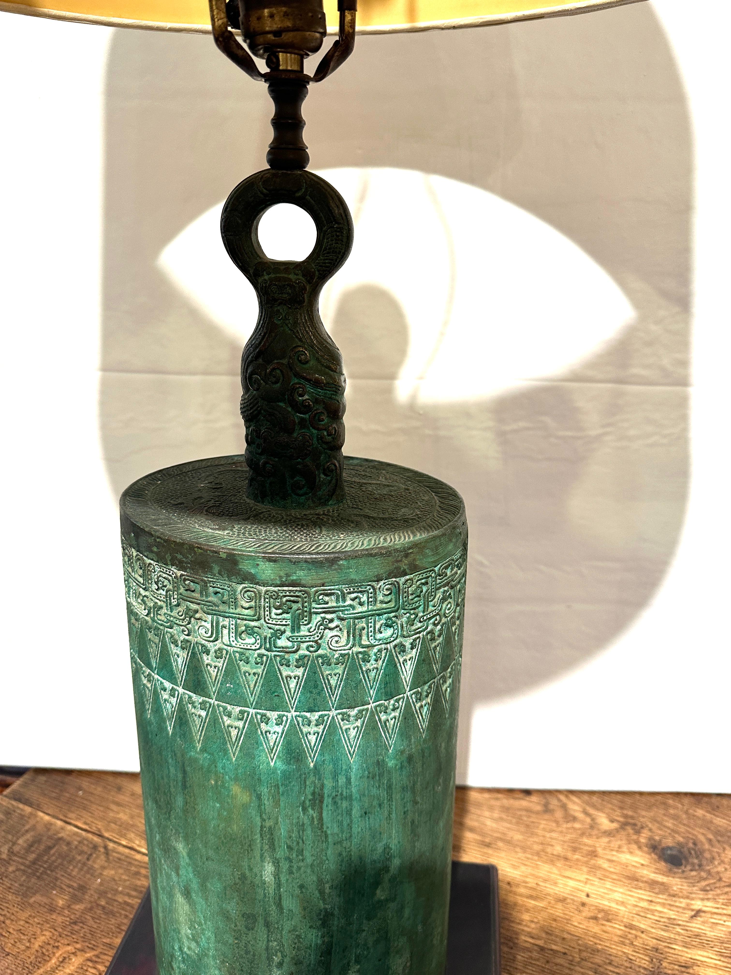 Antique Chinese Bronze Lamp In Good Condition For Sale In Summerland, CA