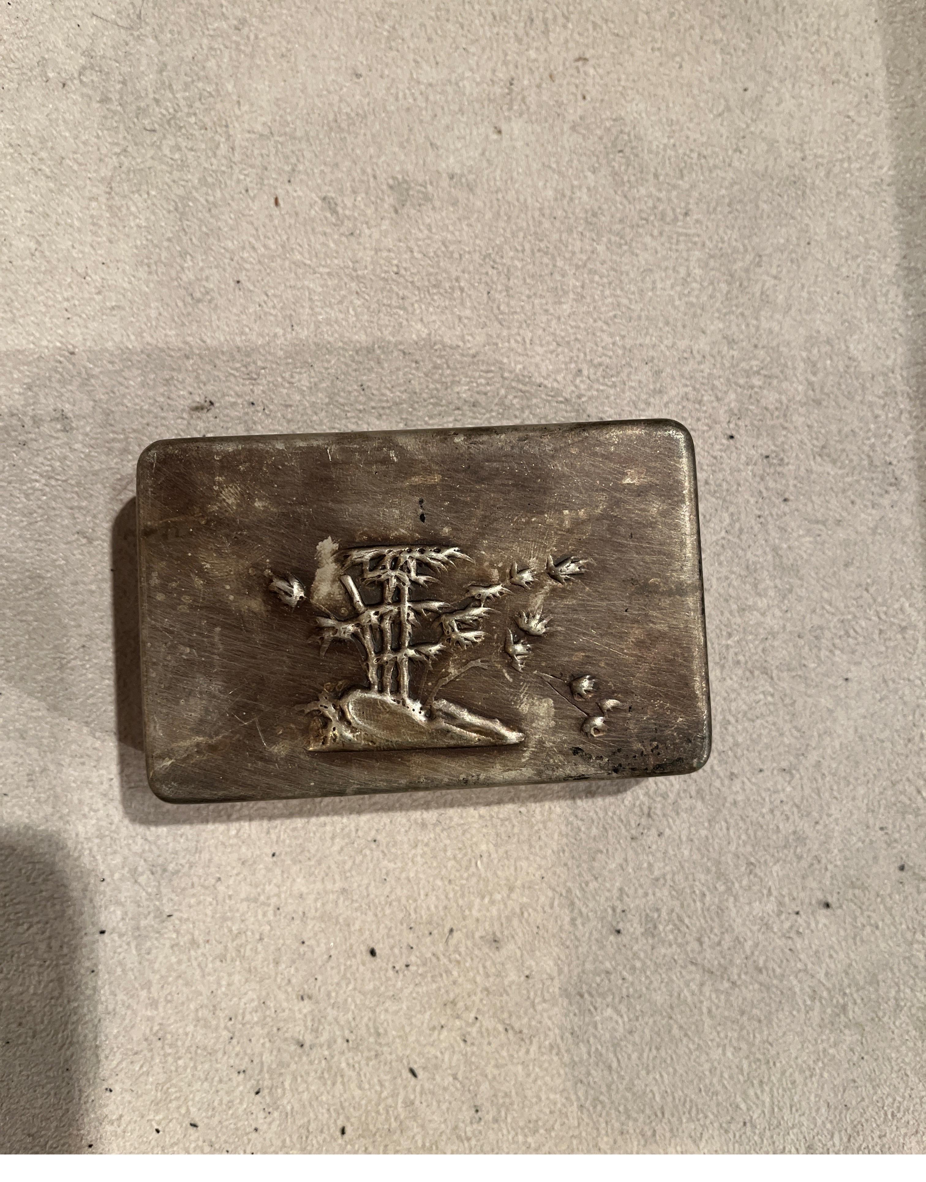 Boîte à encre chinoise ancienne en bronze repoussé en vente 5