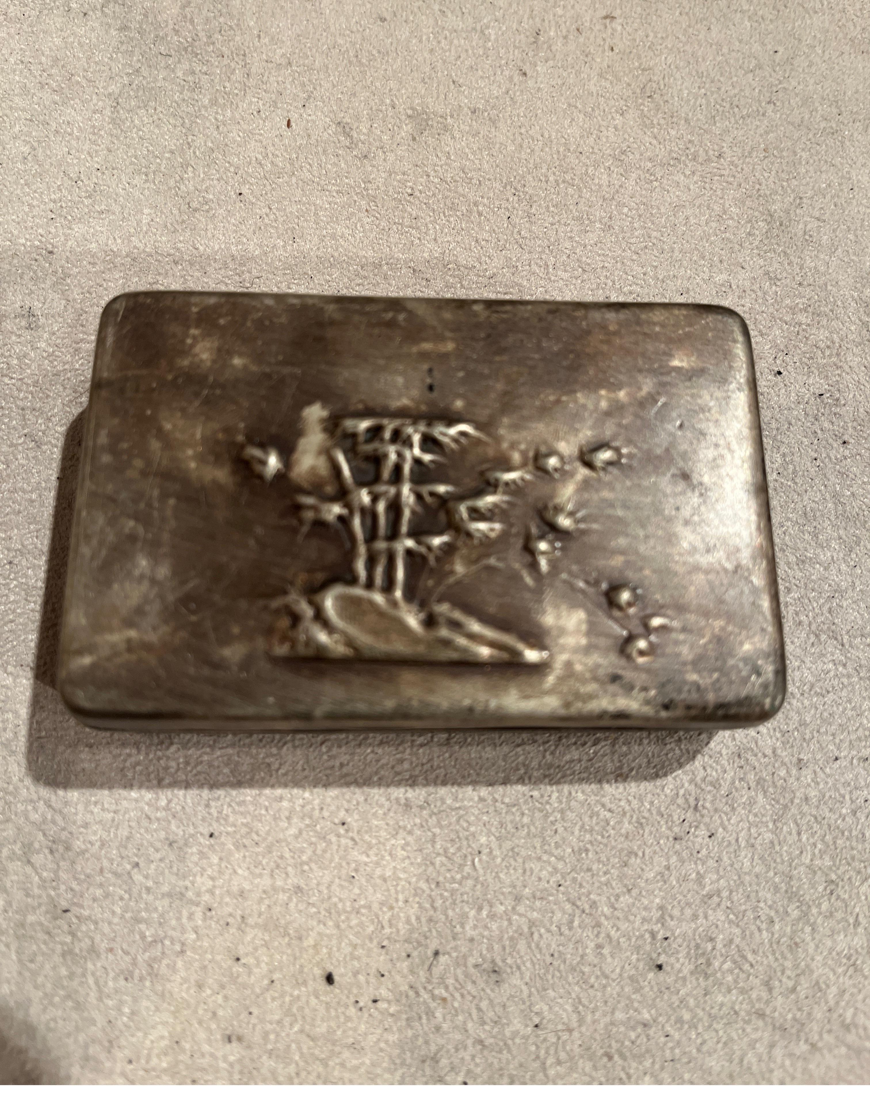 Boîte à encre chinoise ancienne en bronze repoussé en vente 6