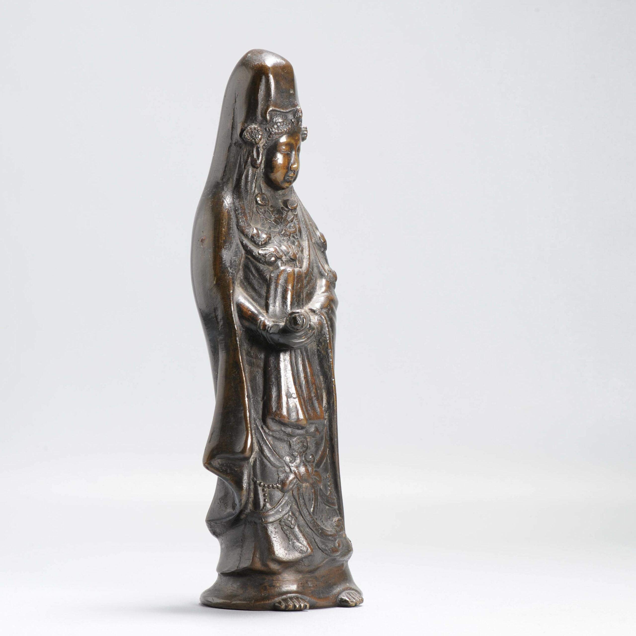 Edo Antique Chinese Bronze Statue Guanyin China 19th / 20th century For Sale