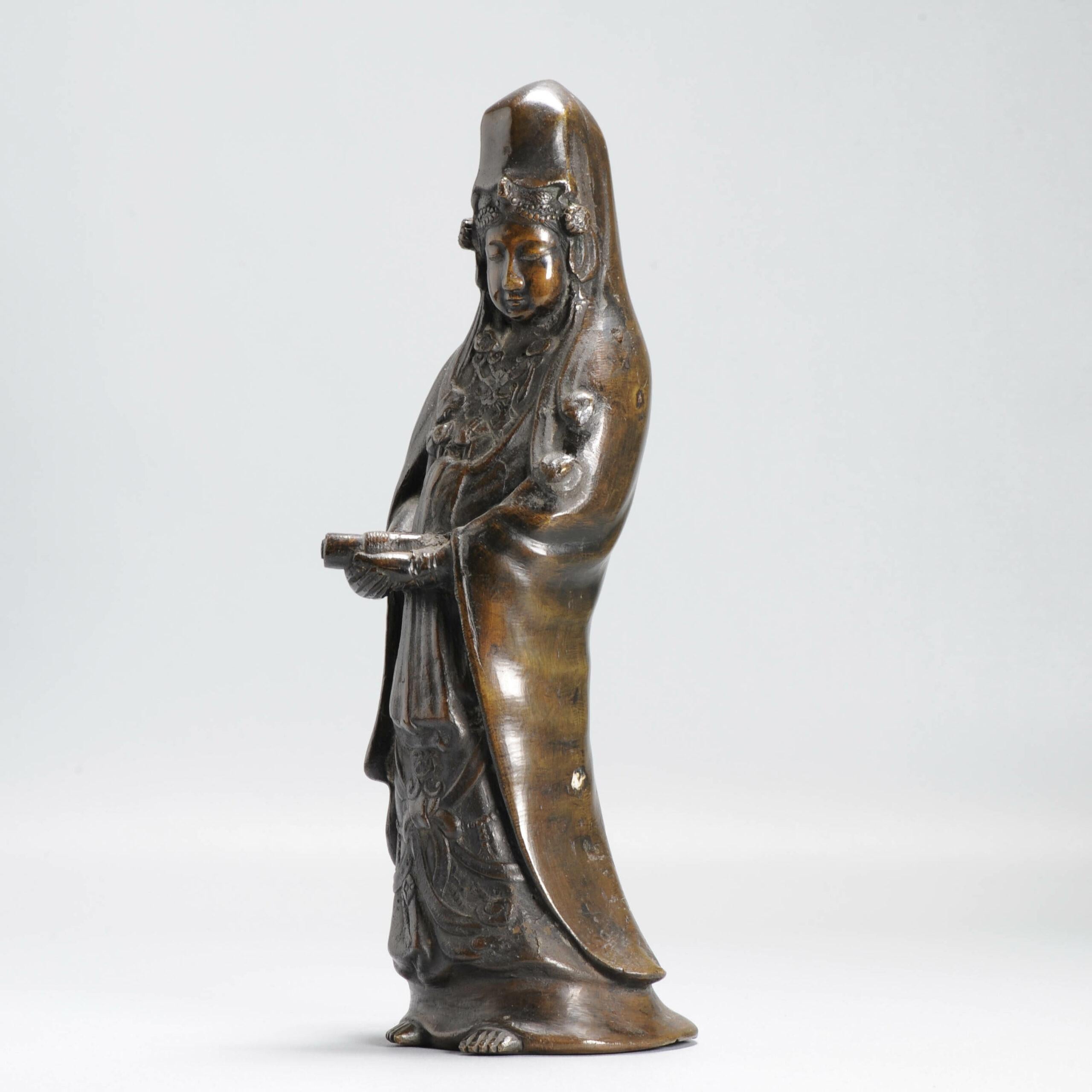 Antique Chinese Bronze Statue Guanyin China 19th / 20th century In Good Condition For Sale In Amsterdam, Noord Holland