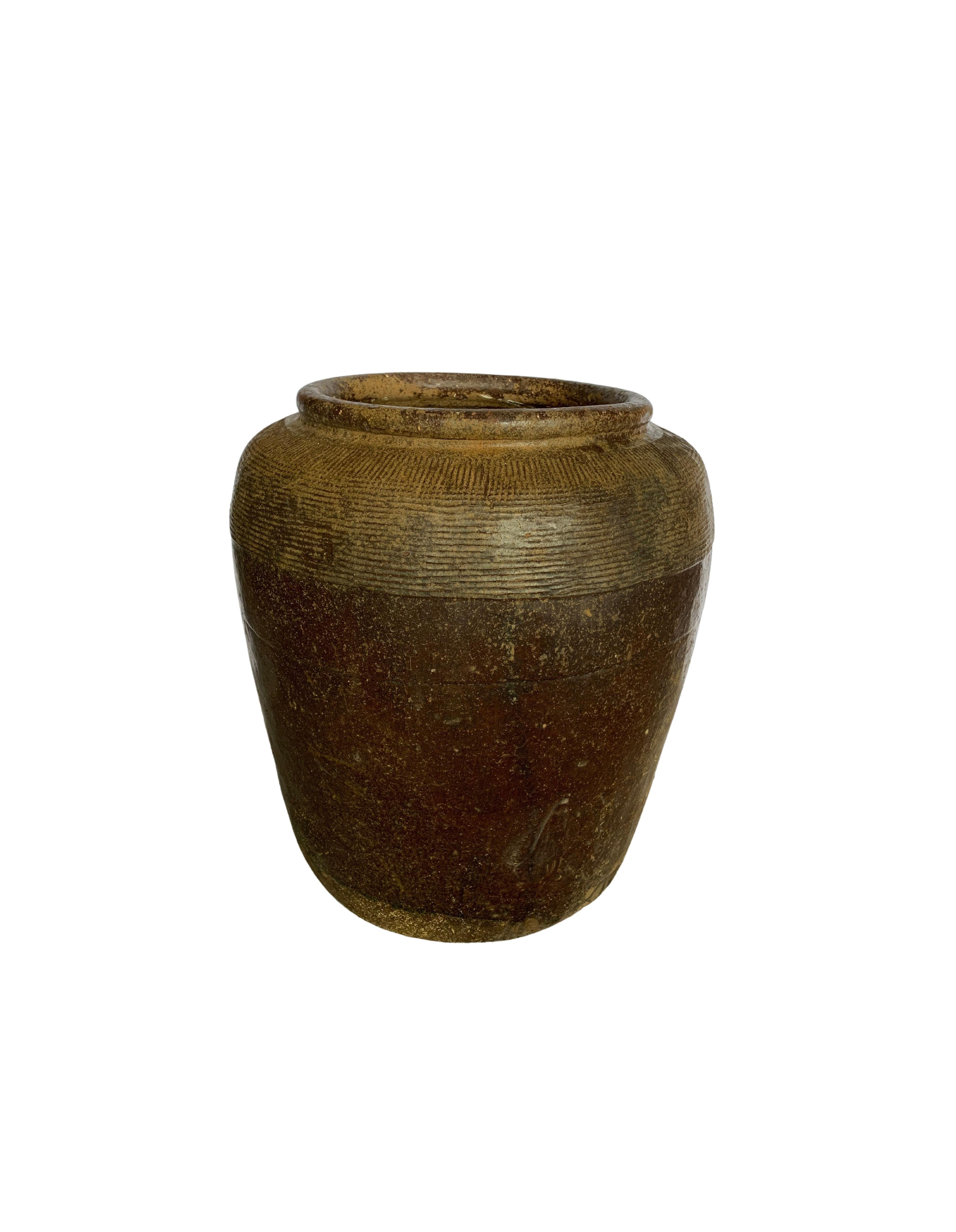 Antique Chinese Brown Glazed Ceramic Salty Egg Jar, c. 1900 In Good Condition For Sale In Jimbaran, Bali