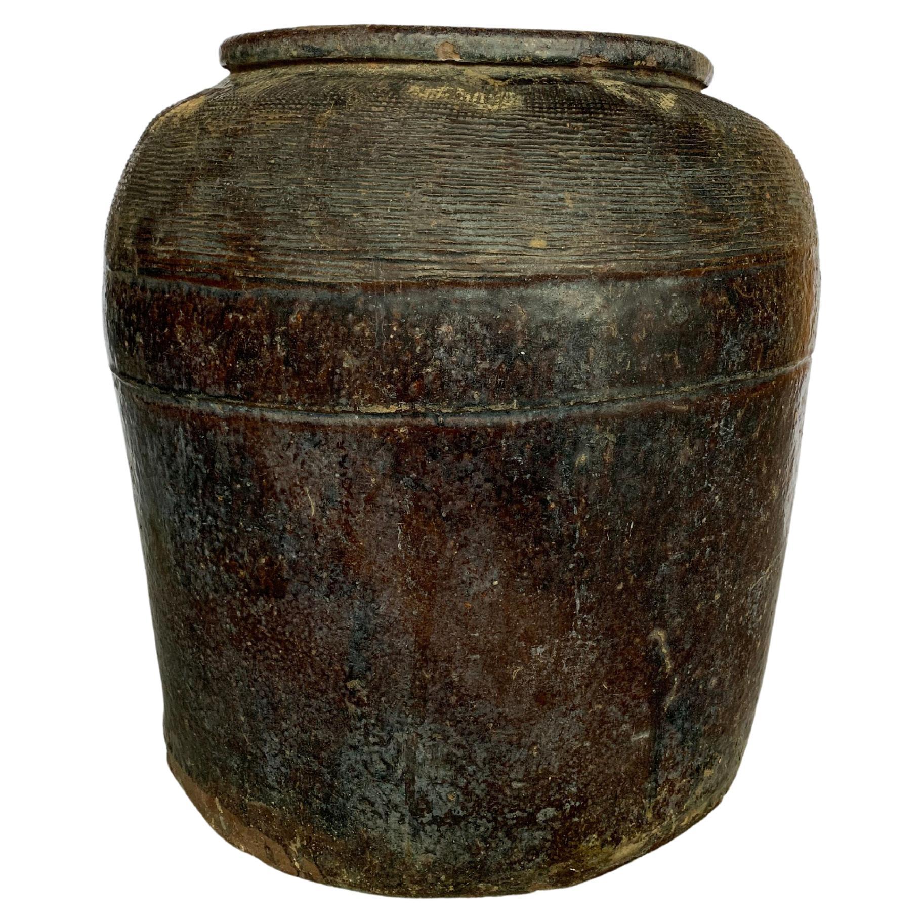 Antikes chinesisches braunes glasiertes Salz-Eiergefäß aus Keramik, um 1900 im Angebot