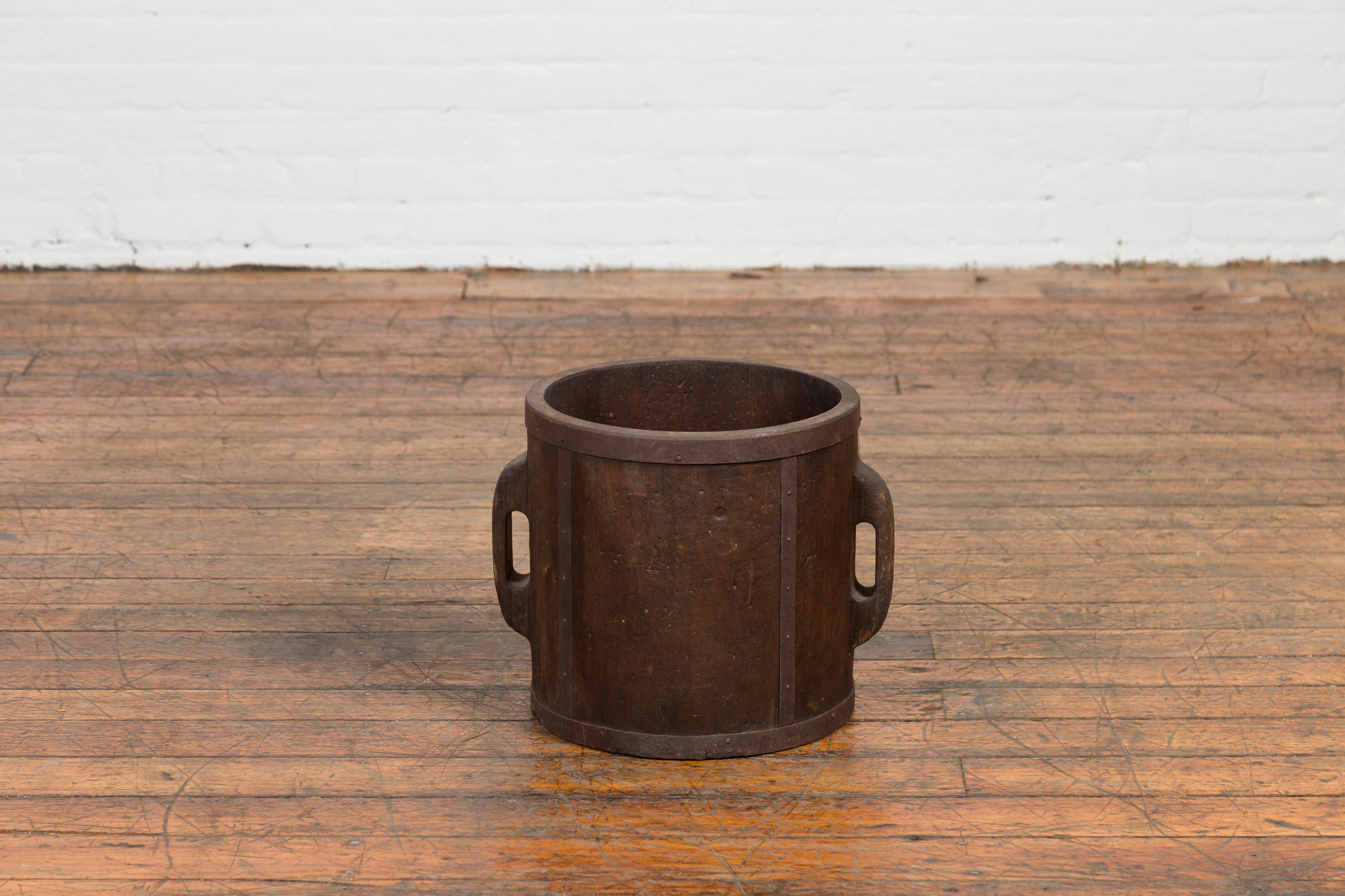 Antique Chinese Brown Grain Measuring Cup with Metal Braces and Lateral Handles For Sale 3