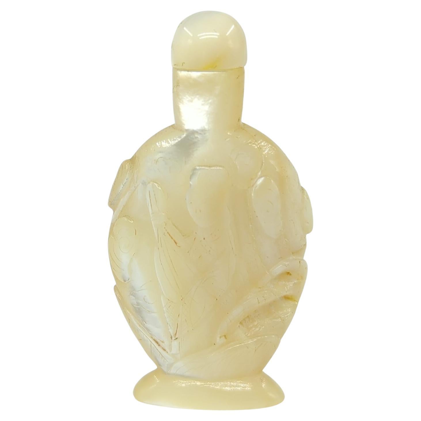 Qing Antique Chinese Cameo Carved Mother-Of-Pearl MOP Snuff Bottle PRoC 5/6/7 period For Sale