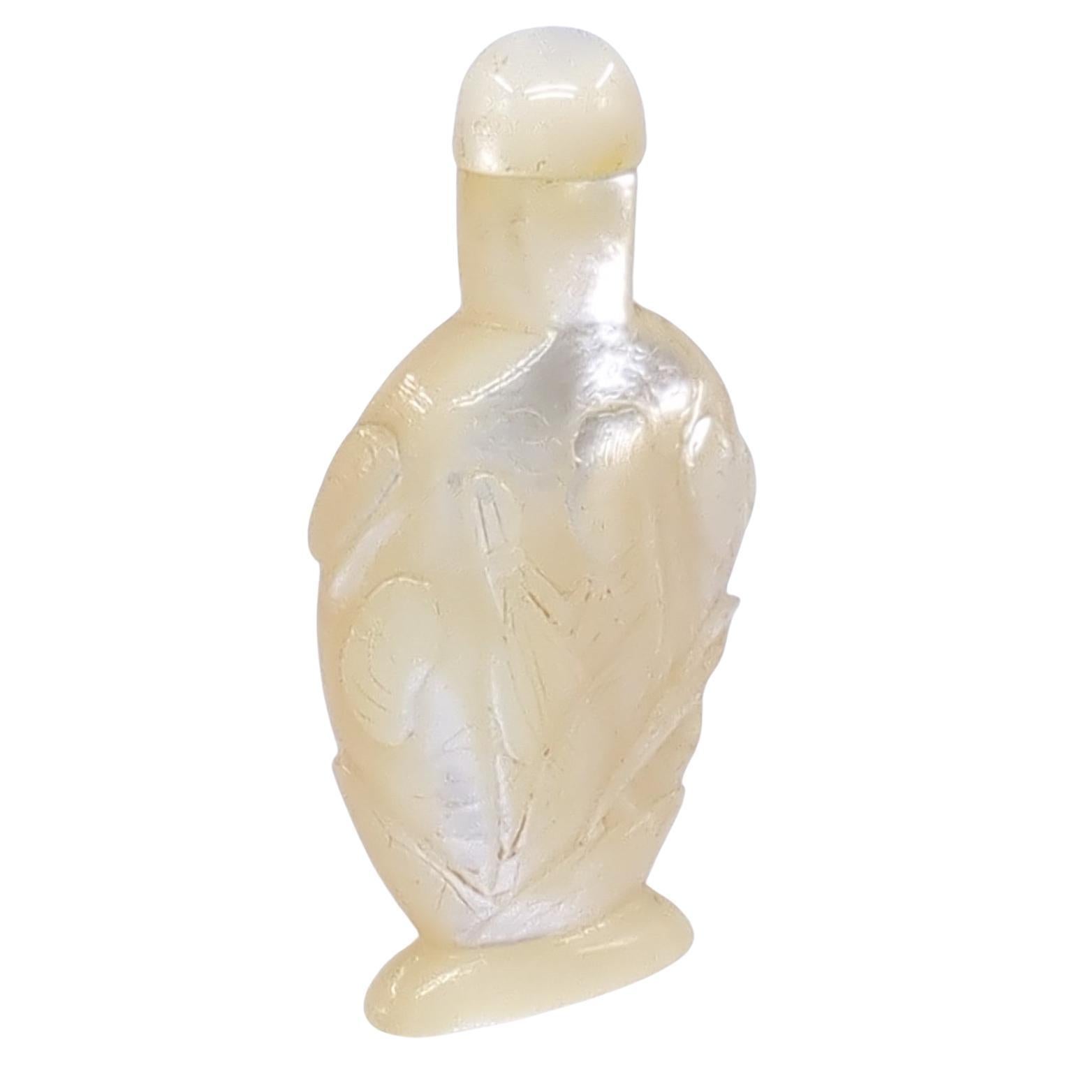 Mother-of-Pearl Antique Chinese Cameo Carved Mother-Of-Pearl MOP Snuff Bottle PRoC 5/6/7 period For Sale