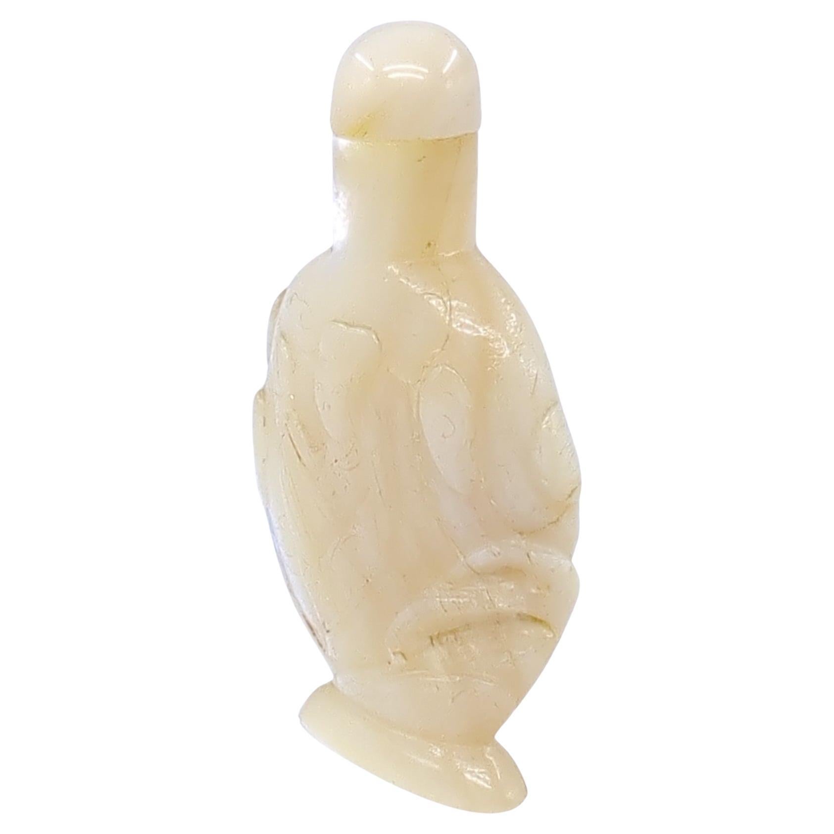 Antique Chinese Cameo Carved Mother-Of-Pearl MOP Snuff Bottle PRoC 5/6/7 period For Sale 1