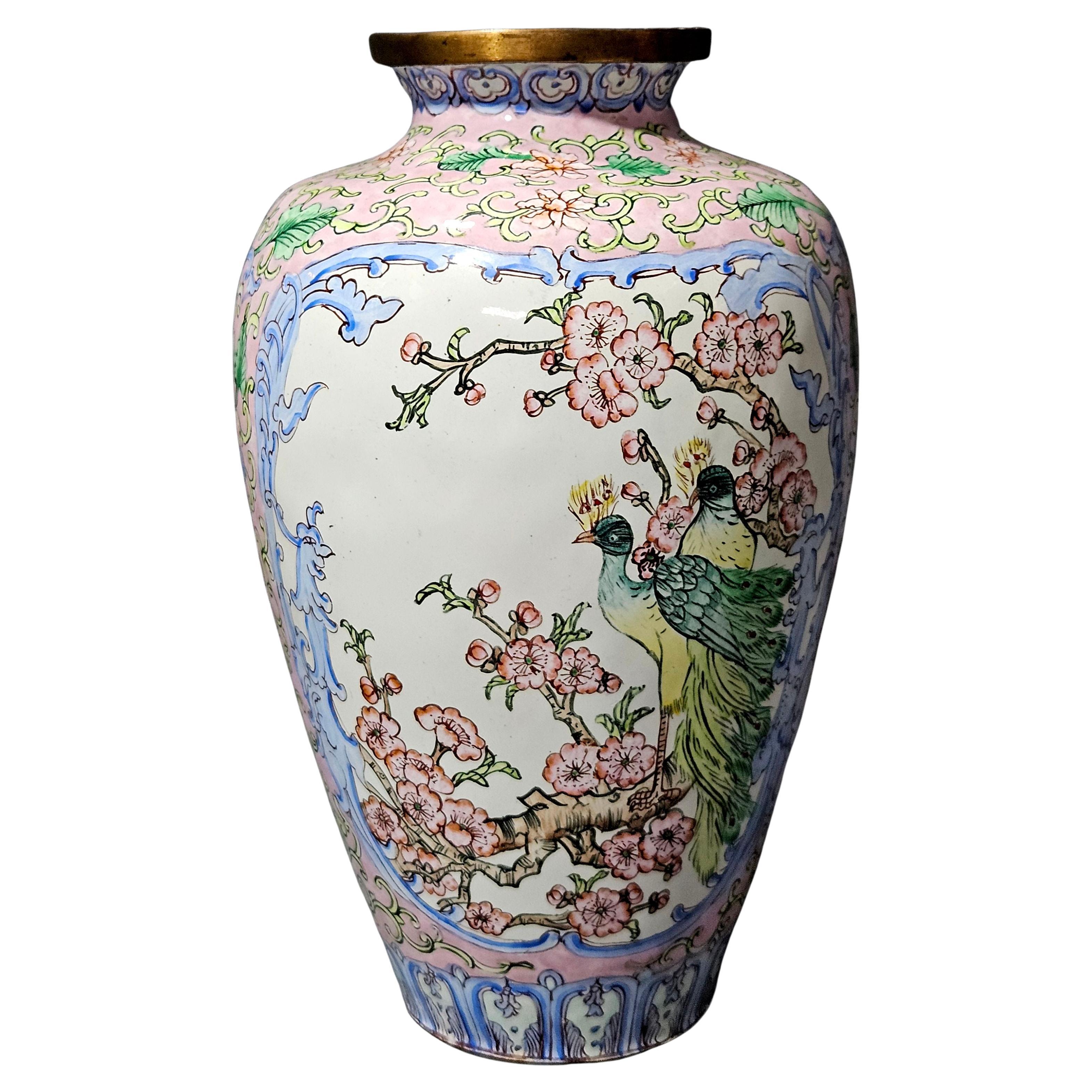 Antique Chinese Canton Enamel Vase, 19 Century en vente