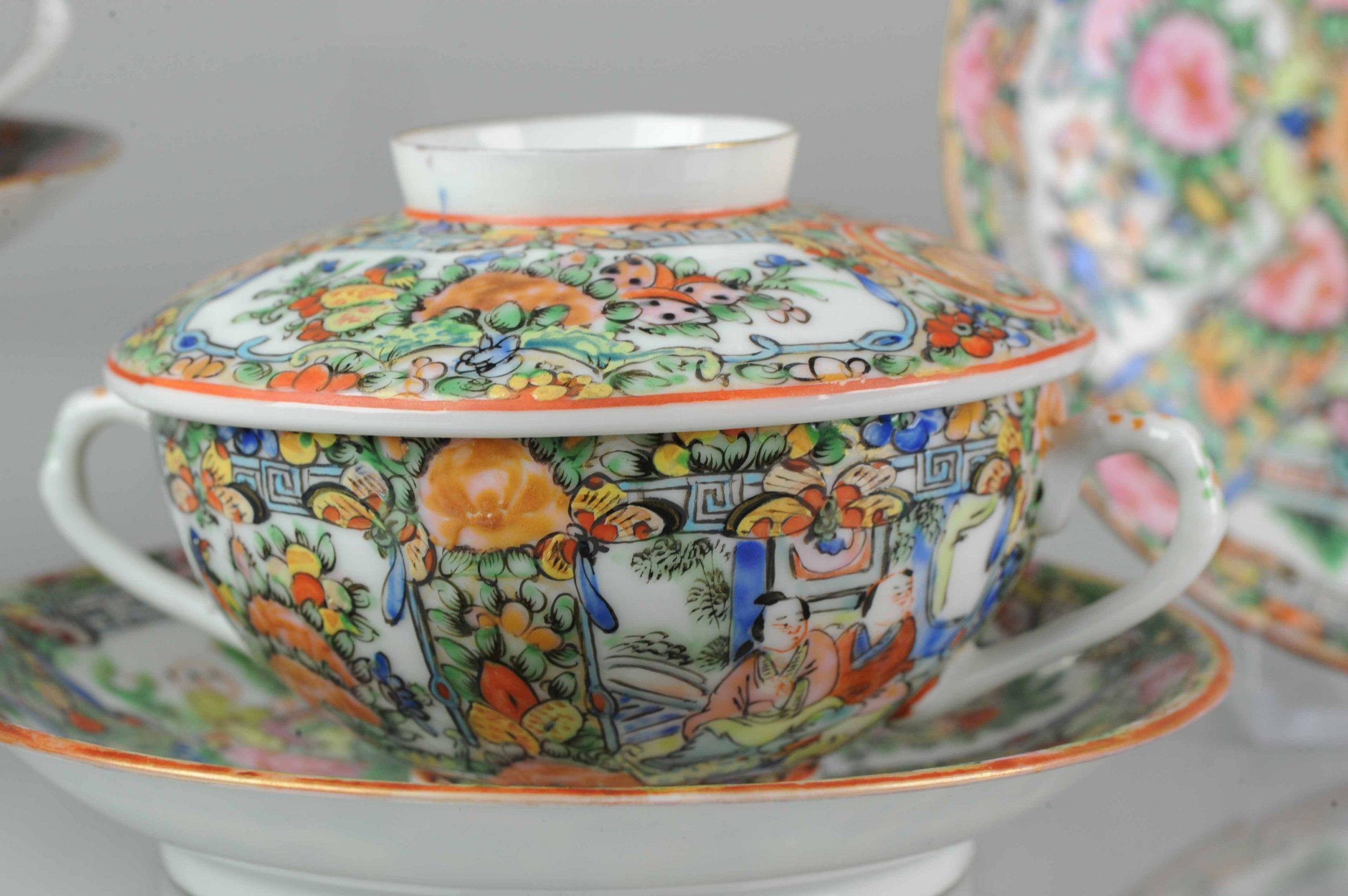 Antique Chinese Canton Lidded Tea Bowl, Flower, Porcelain, Minguo In Good Condition For Sale In Amsterdam, Noord Holland