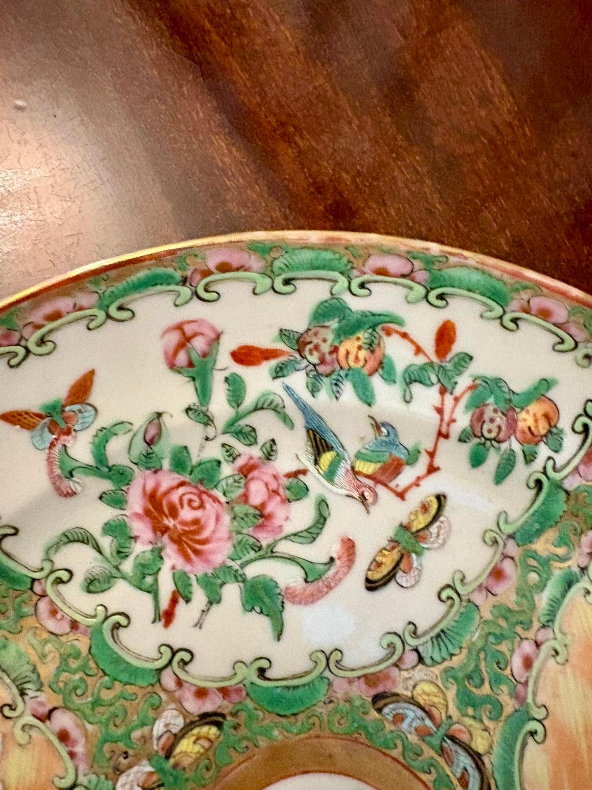Antique Chinese Canton Rose Medallion Plate For Sale 1