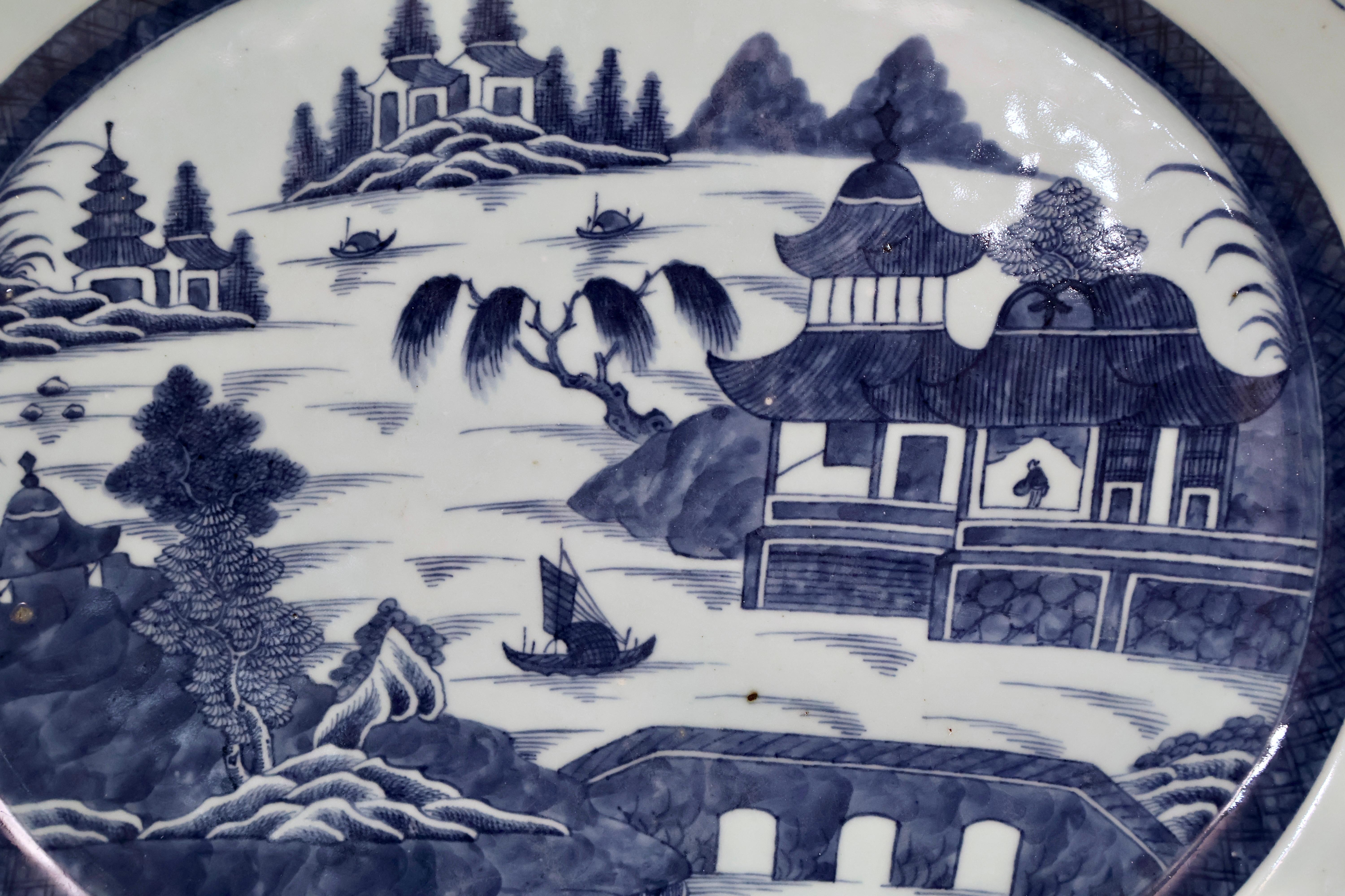 Qing Ancien Canton Chinois X Grand Plat Porcelaine d'Exportation Bleu & Blanc Enorme 20x17