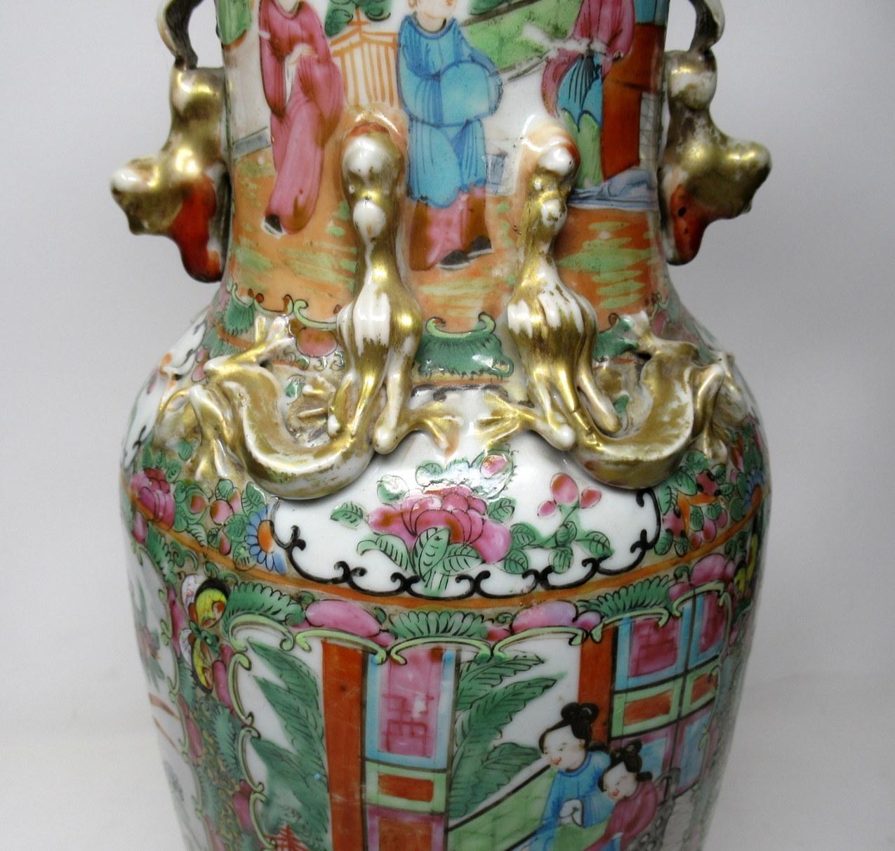 Antique Chinese Cantonese Famille Rose Hand Painted Porcelain Table Lamp Ormolu In Good Condition In Dublin, Ireland