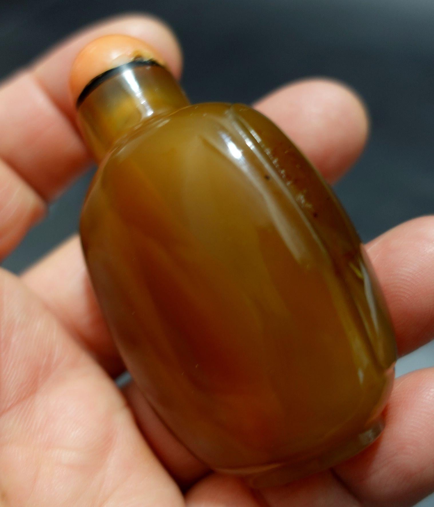 Antique Chinese Carved Agate Snuff Bottle #2, 19th Century For Sale 4
