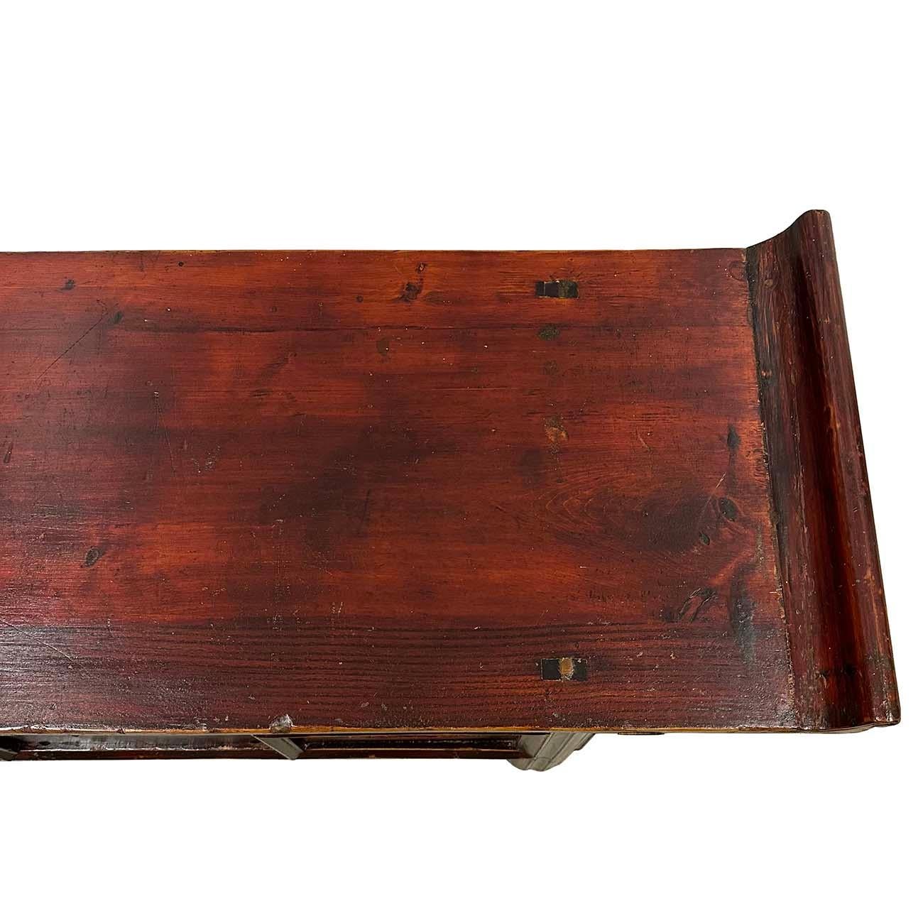 Antiguo mueble chino tallado para altar, mesa de centro, soporte para TV en venta 1