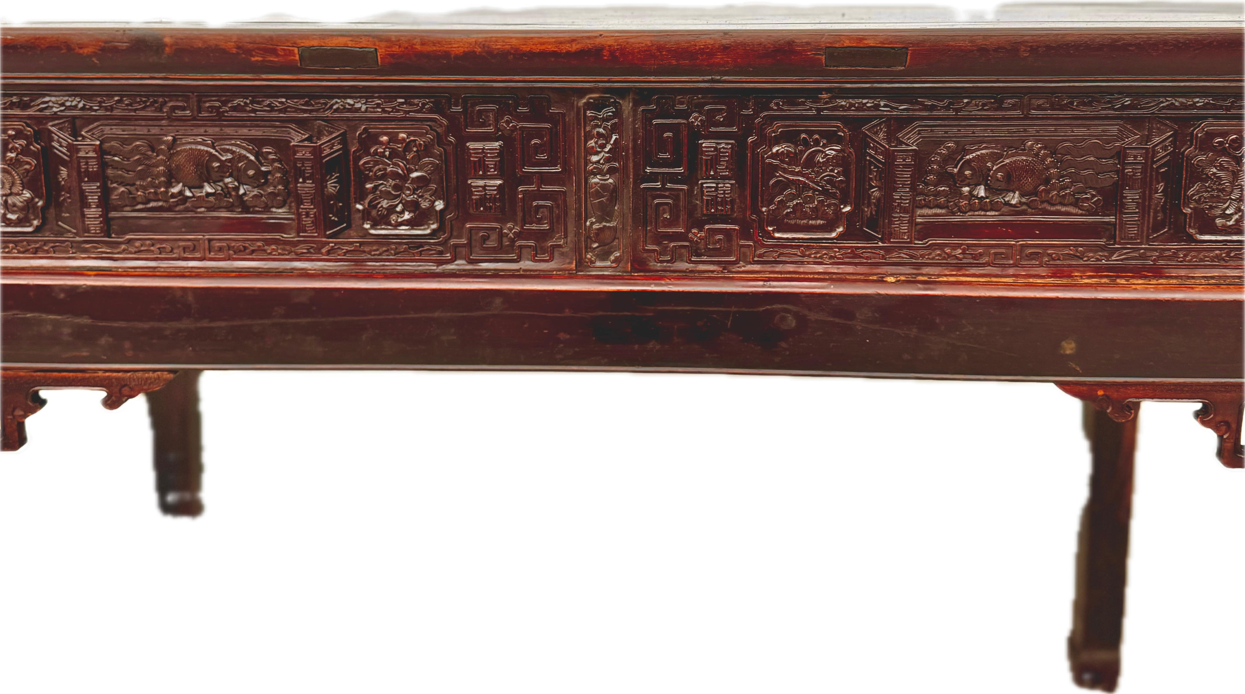 Ancienne table d'autel chinoise sculptée / bureau en vente 5