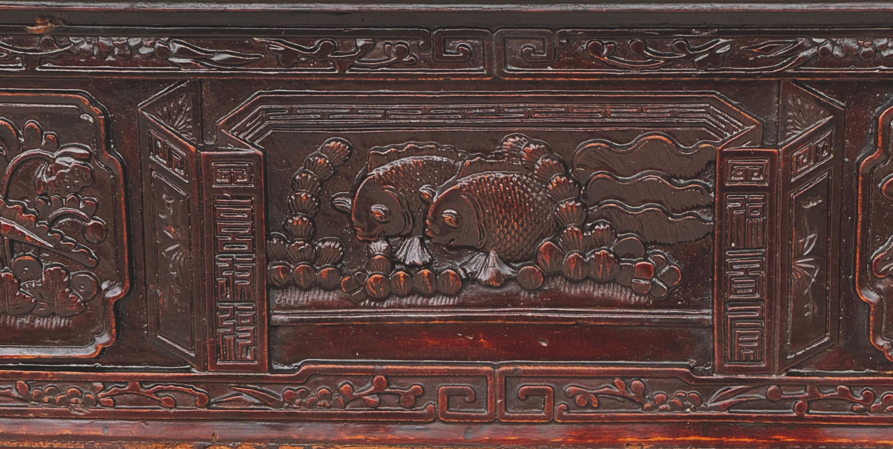 Ancienne table d'autel chinoise sculptée / bureau en vente 6