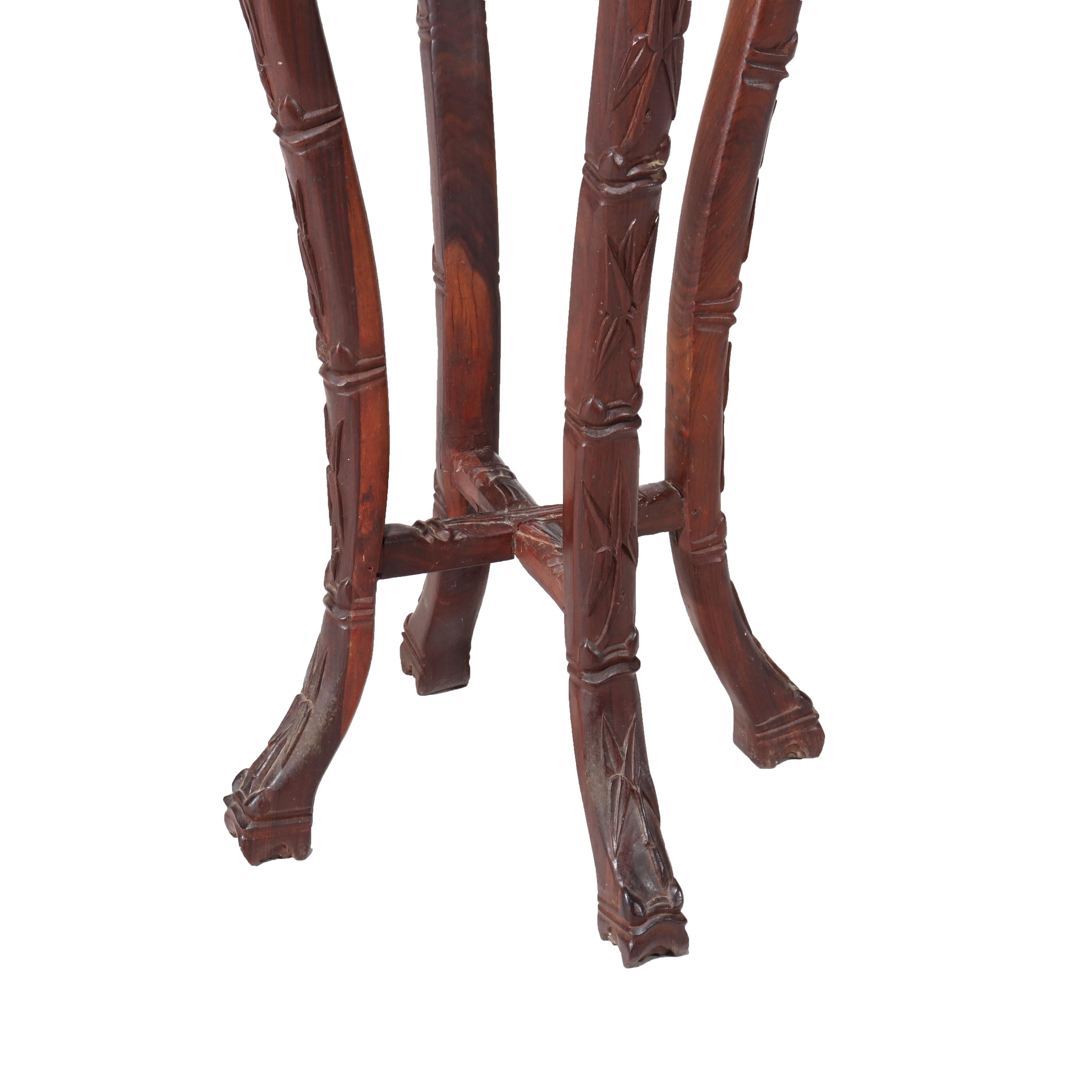 Legno massiccio Antico tavolo cinese in legno duro intagliato a forma di bambù con piano in marmo del 1920 ca. in vendita